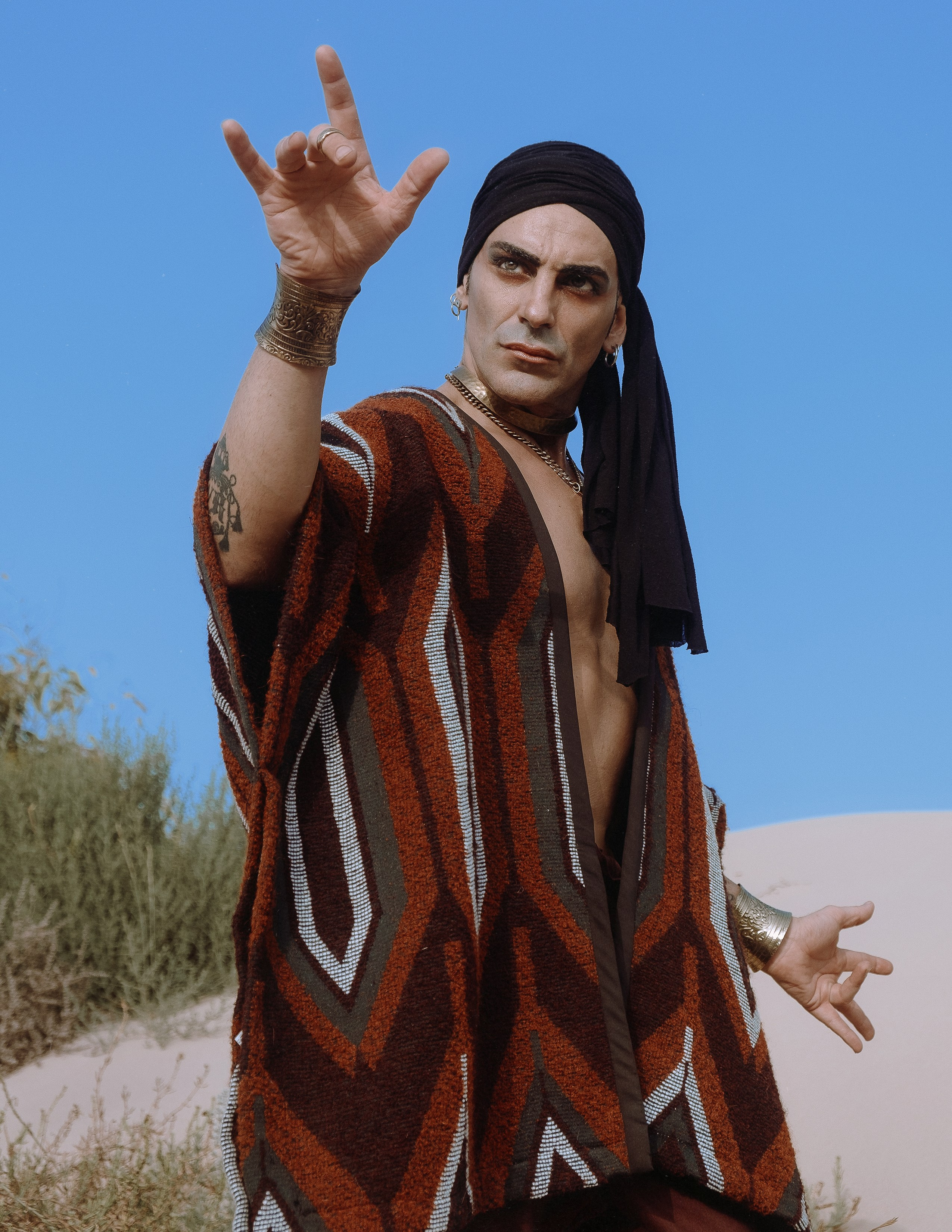 Портфолио-фотосессия в дюнах Аликанте — креативные образы и уникальные наряды от дизайнера — Фотограф Андрей Луковников