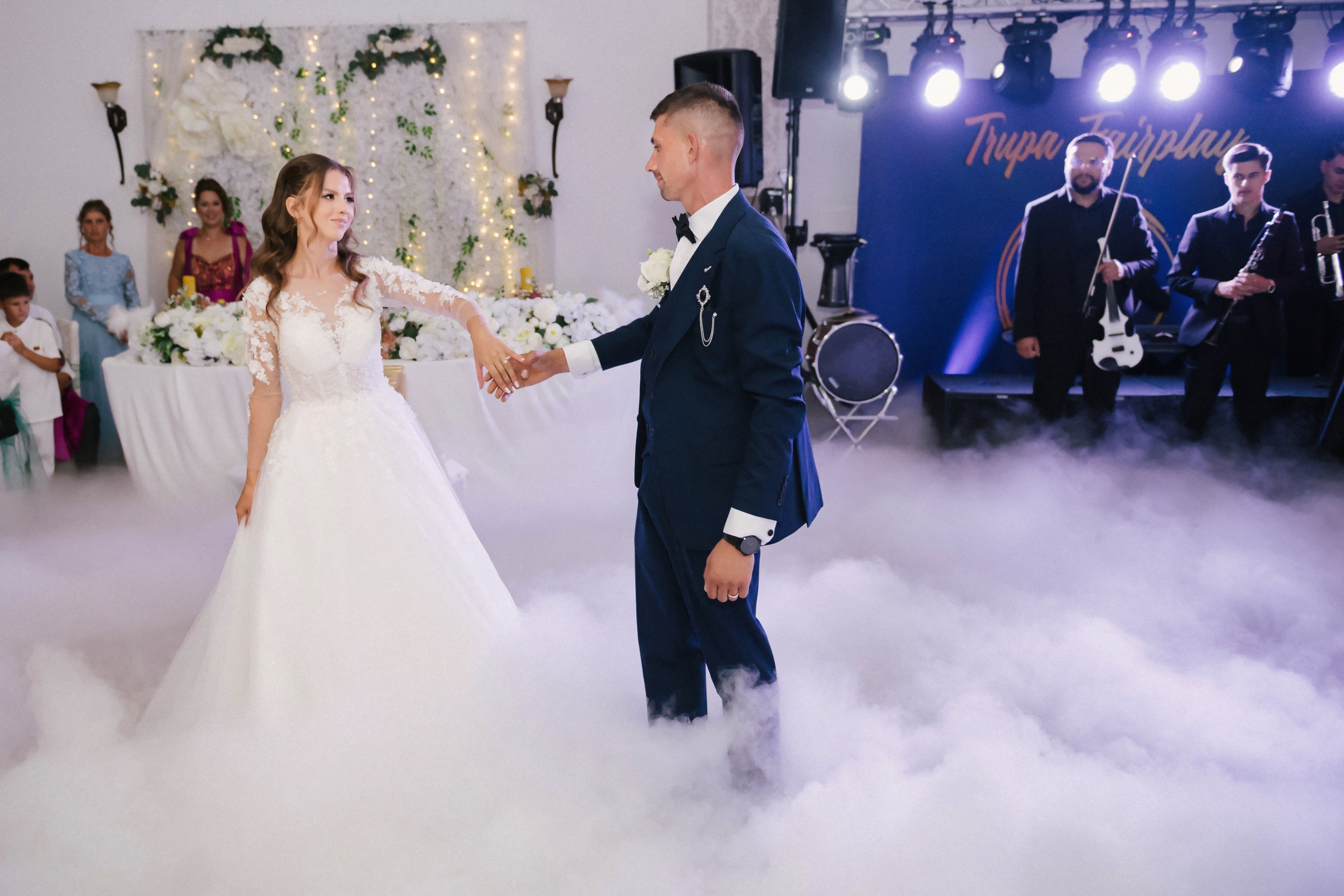 - nunta--fotograf-profesionist-botosani - fotografie-nunta-romantica - imagini-nunta-in-natura-alin-chirila-fotograf - fotografii-cuplu-indragostit-nunta-botosani - sedinta-foto-miri-andrei-iustina-alinofotostudio - amintiri-din-nunta-realizate-de-fotograf-profesionist - povestea-nuntii-andrei-si-iustina-in-imagini-alinofotostudio-fotograf evenimente- evenimente Botoșani -fotograf Suceava - fotograf Iași- servicii foto. servicii foto Botoșani. servicii foto video Botoșani. otograf-nunta-botosani-fotograf nunta. fotograf evenimente. fotograf nunta Botoșani. Alin chirila. Alin chirila fotograf. Alinofotostudio.- servicii foto. servicii foto Botoșani. servicii foto video Botoșani. fotograf nunta. fotograf evenimente. fotograf nunta Botoșani. Alin chirila. Alin chirila fotograf. Alinofotostudio.fotograf stare civilă,poze stare civilă,album foto stare civilă,servicii foto suceava,fotograf evenimente suceava,fotograf nuntă suceava,poze cununie civilă,ședință foto stare civilă,sesiune foto suceava,fotograf profesionist suceava,fotograf botosani,stare civila botosani,alinofotostudio,alin chirila fotograf.servicii foto. servicii foto Botoșani. servicii foto video Botoșani. fotograf nunta. fotograf evenimente. fotograf nunta Botoșani. Alin chirila. Alin chirila fotograf. Alinofotostudio.fotograf stare civilă,poze stare civilă,album foto stare civilă,servicii foto suceava,fotograf evenimente suceava,fotograf nuntă suceava,poze cununie civilă,ședință foto stare civilă,sesiune foto suceava,fotograf profesionist suceava,fotograf botosani,stare civila povestitor prin fotografiebotosani,alinofotostudio,alin chirila fotograf,servicii foto. servicii foto Botoșani. servicii foto video Botoșani. fotograf nunta. fotograf evenimente. fotograf nunta Botoșani. Alin chirila. Alin chirila fotograf. Alinofotostudio.fotograf stare civilă,poze stare civilă,album foto stare civilă,servicii foto suceava,fotograf evenimente suceava,fotograf nuntă suceava,poze cununie civilă,ședință foto stare civilă,sesiune foto suceava,fotograf profesionist suceava,fotograf botosani,stare civila botosani,alinofotostudio,alin chirila fotograf,cununie religioasă botoșani,andreea și neculai,capela militară botoșani,foto conacul zăicești,fotograf nuntă botoșani,fotograf cununie religioasă,foto evenimente botoșani,poze cununie capela militară,ședință foto zăicești,fotograf profesionist botoșaniMire și mireasă – Sergiu & Liliana – ziua nunții, 2024 - Emoții în ziua nunții – Sergiu și Liliana - Dansul mirilor – fotografie artistică nuntă 2024 - Sedinta foto romantică în natură – Sergiu & Liliana - Rochia de mireasă și detalii de nuntă elegan-Album de cununie civilă Florin și Anda – Fotografii profesionale realizate de Alin Chirilă în Botoșani -fotograf prin fotografie-Ședință foto Trash the Dress pe muntele Rarău cu Iulian și Iuliana – fotografie de cuplu, natură montană, emoție autentică surprinsă de Alin Chirilă, povestitor prin fotografie.- "Iulian și Iuliana pe crestele Rarăului – fotografie Trash the Dress în natură" - "Cuplu îmbrățișat la apus pe muntele Rarău – ședință foto după nuntă" - "Rochie de mireasă în vânt pe munte – Trash the Dress Rarău-1. Iulian și Iuliana pe muntele Rarău – ședință foto Trash the Dress în natură, cu peisaj montan spectaculos 2. Cuplu în îmbrățișare pe Rarău – emoție autentică surprinsă după nuntă 3. Rochie de mireasă în bătaia vântului – fotografie artistică Trash the Dress în munți 4. Mire și mireasă privind spre orizont – dragoste și libertate pe muntele Rarău 5. Iuliana zâmbind în rochia de mireasă – portret în natură, Trash the Dress 6. Iulian ținându-și mireasa de mână – ședință foto romantică pe munte 7. Detaliu cu rochia pe stâncă – estetică naturală Trash the Dress Rarău 8. Cuplu în mers pe poteca Rarăului – fotografie simbolică de după nuntă 9. Apus de soare pe Rarău în spatele mirilor – imagine de poveste Trash the Dress 10. Iulian și Iuliana râzând împreună – momente autentice surprinse de Alin Chirilă, povestitor prin fotografie-fotograf-nunta-cerbu-botosan trash-the-dress-botosani Alin Chirilă Fotograf – fotograf de nuntă Botoșani-fotograf nuntă Botoșani-fotograf nuntă Cerbu Botoșani-fotograf profesionist nuntă Botoșani-fotografie de nuntă Botoșani-fotograf evenimente Botoșani-fotograf nuntă Moldova-fotograf trash the dress Botoșani - fotograf pregătirea mirilor Botoșani -fotograf ceremonie religioasă nuntă-fotograf petrecere nuntă Botoșani- fotograf nuntă Botoșani pregătirea mirelui- pregătirea mirelui fotografie nuntă Cerbu Botoșani-fotograf nuntă Botoșani pregătirea miresei -mireasă pregătiri nuntă Cerbu Botoșani-fotograf nuntă Botoșani nașii mirilor-ceremonie religioasă nuntă Cerbu Botoșani-fotograf nuntă Botoșani ceremonie religioasă biserică-petrecere nuntă Cerbu Botoșani invitați dans-fotograf nuntă Botoșani petrecere restaurant-ședință foto trash the dress-fotograf trash the dress Botoșani ședință foto după nuntă-Fotograf nuntă Botoșani – galerie foto reală de la evenimente