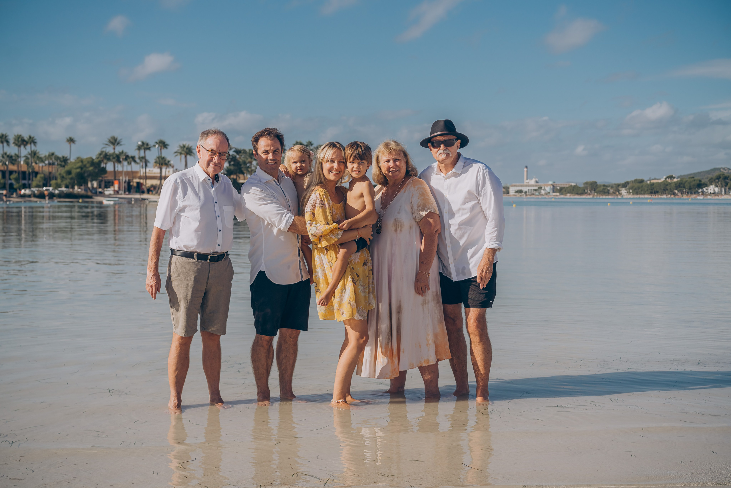 Your time together is invaluable. Morning on the beach. Photographer in Mallorca