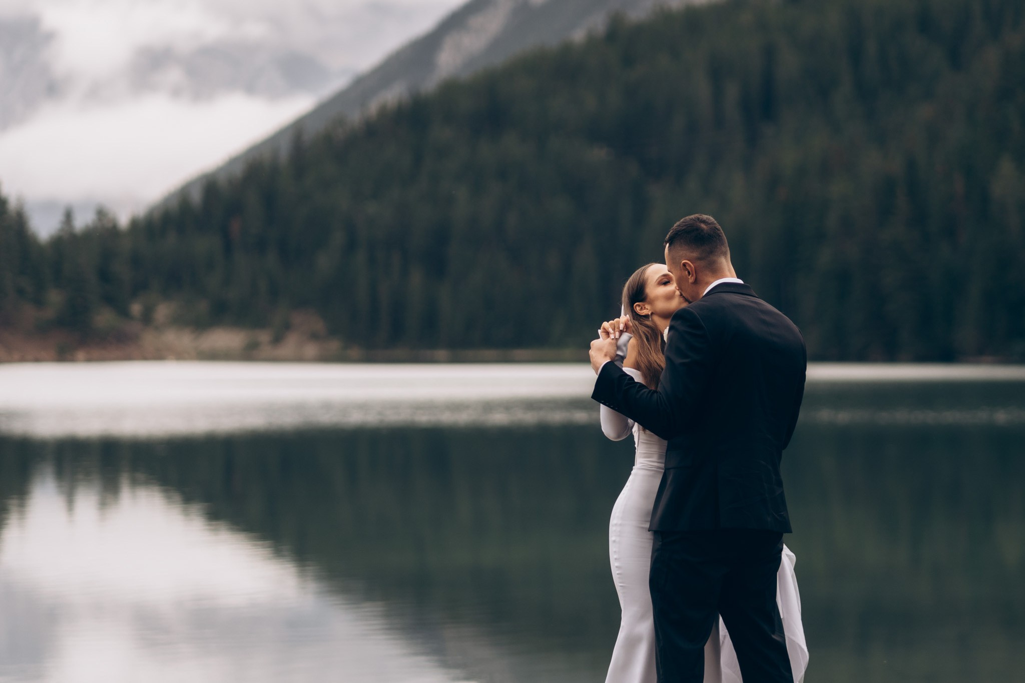 Wedding and family photographer in Calgary Kate Beliaeva