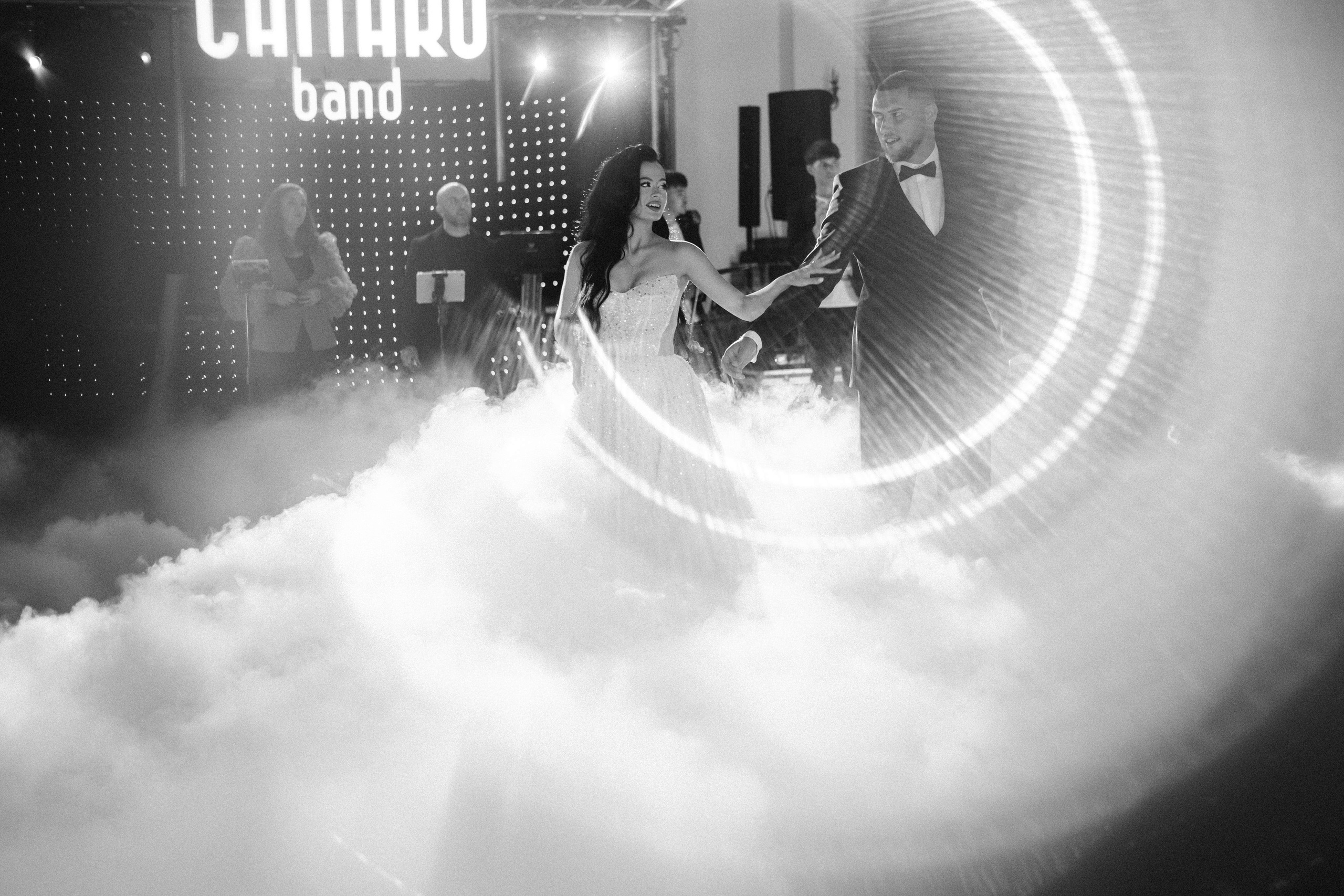 Catalina & Remus. Raw Studio. Fotograful tau de nunta!