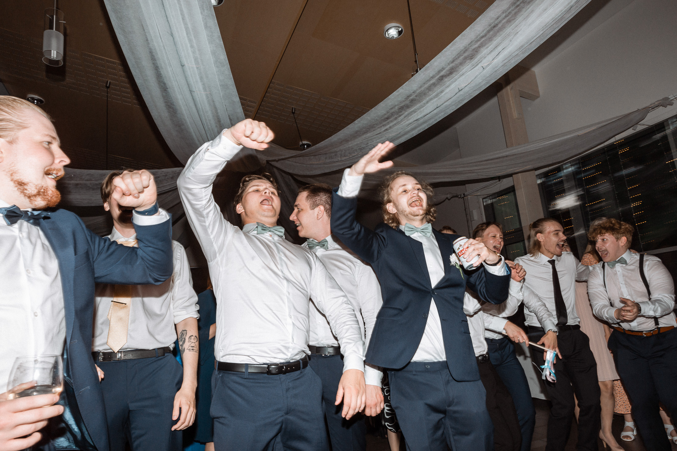 Charlotta ja Dennis, dokumentaarinen hääkuvaus Seinäjoki