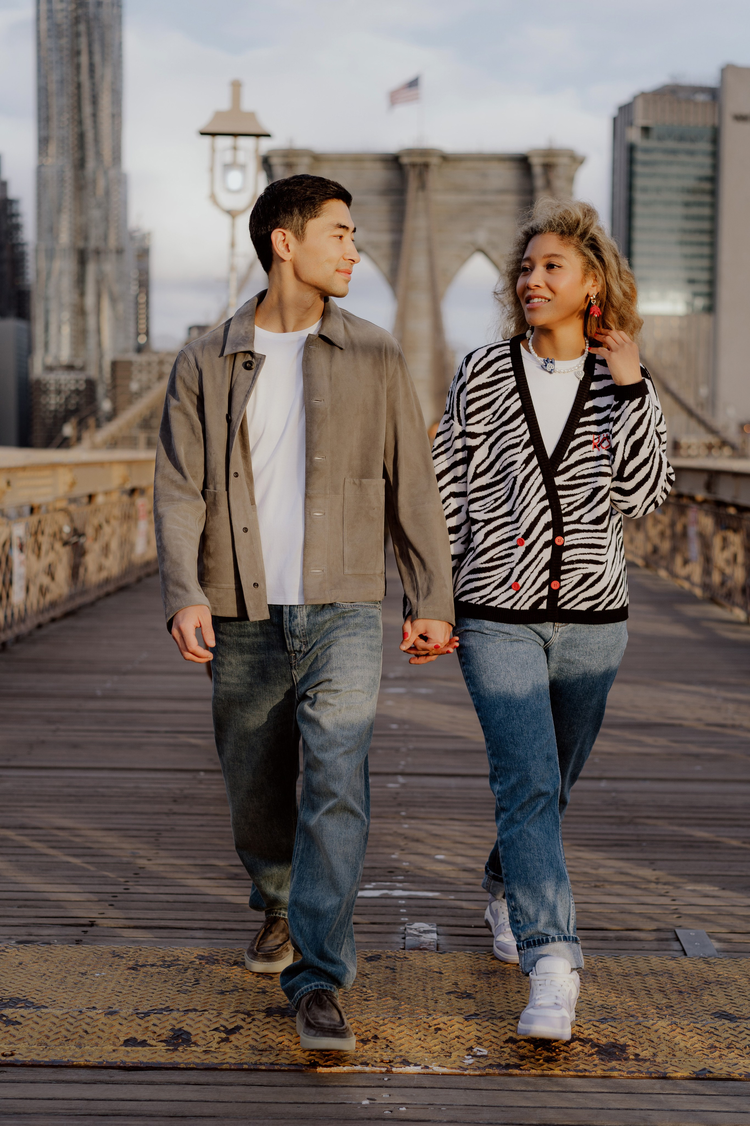 Rooklyn Bridge Sunrise Photography | DUMBO NYC Photo Session Guide. Videographer and photographer in New York // MAKAROV.VIDEO