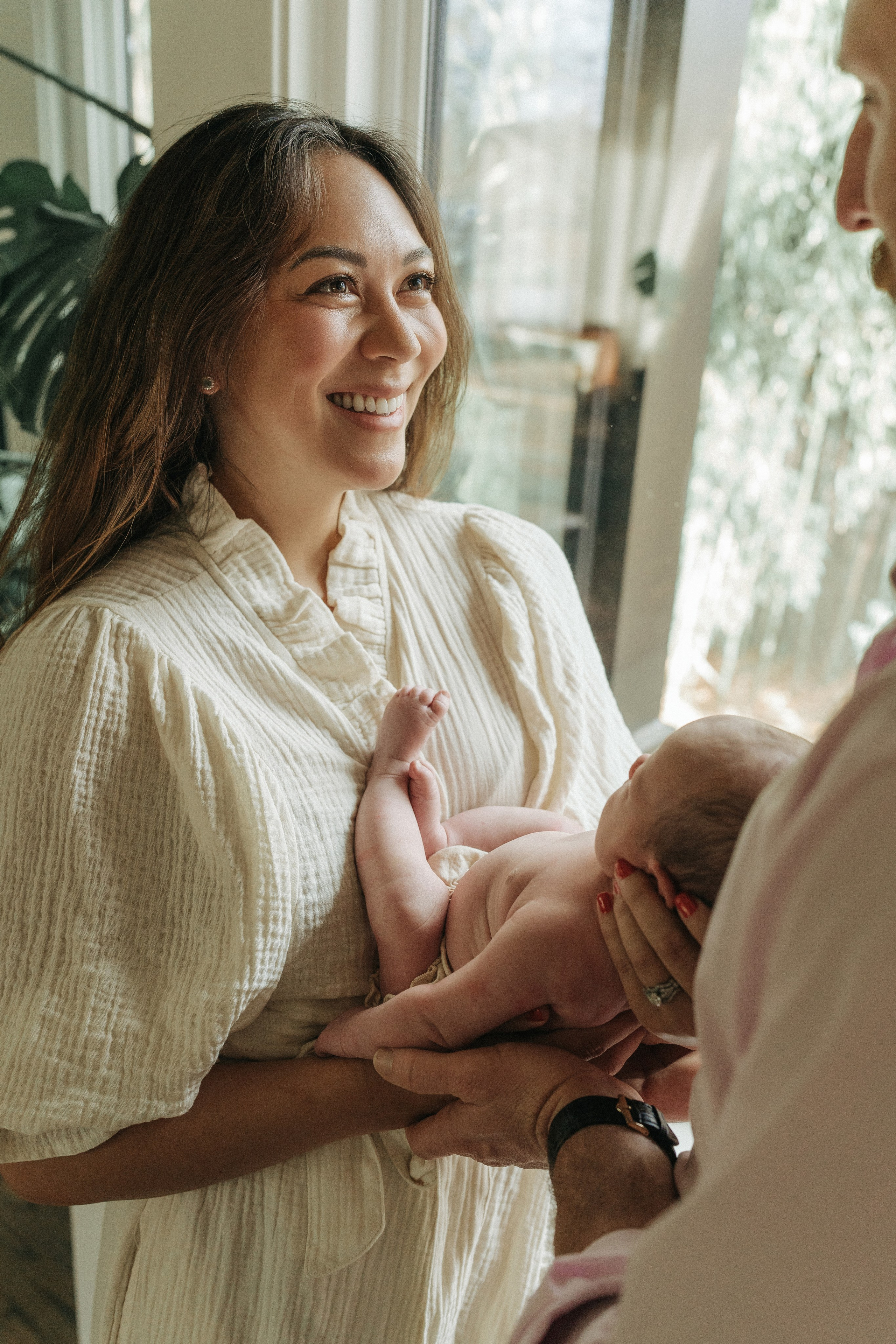 Newborn Photography with Parents – Gentle & Loving Moments. Alisa Tant — Family and newborn photographer Bucks County, Montgomery county, Philadelphia, NJ