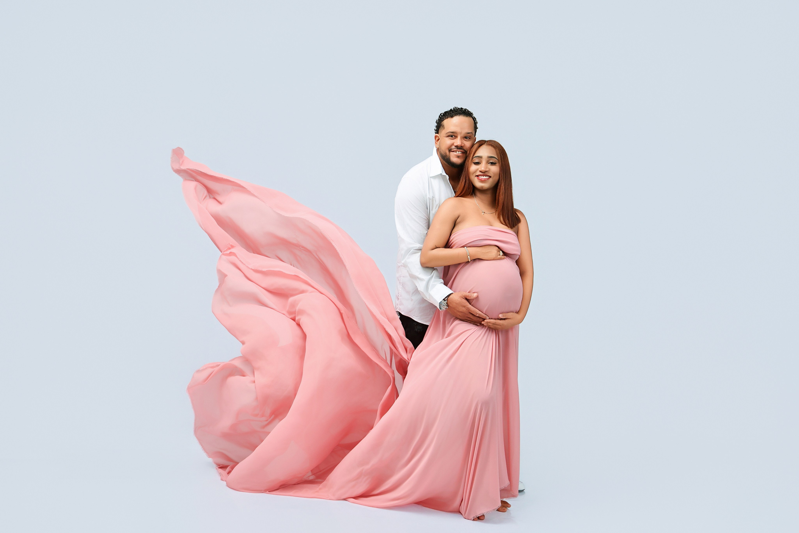 Nueva Sesión Embarazo En Estudio. Fotografía de Eventos, Embarazo y Familiar en Pirineos