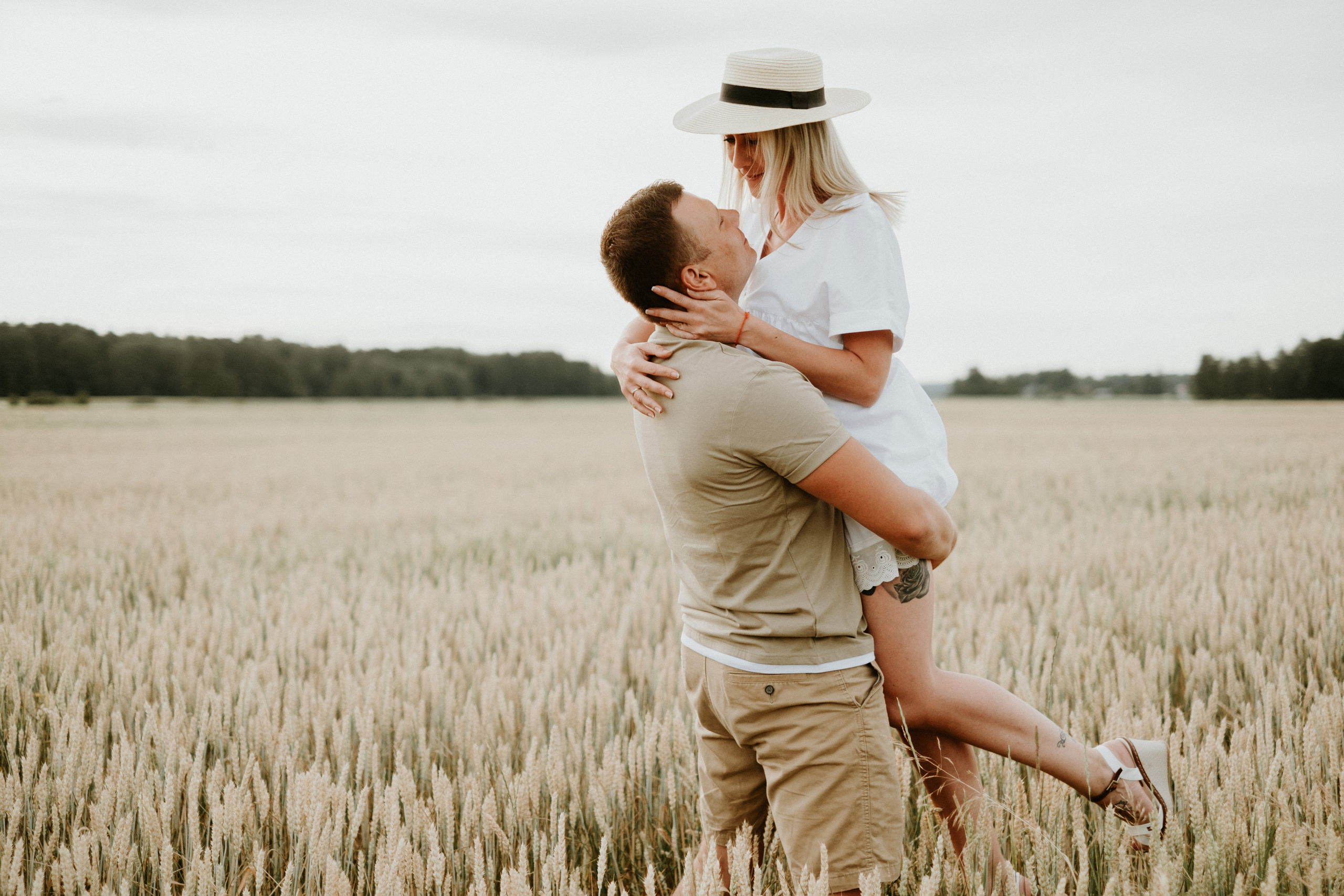Anastasija & Gļebs | Pirmskāzu fotosesija. Kāzu × Ģimenes notikumu fotografs Edgars Kalniņš