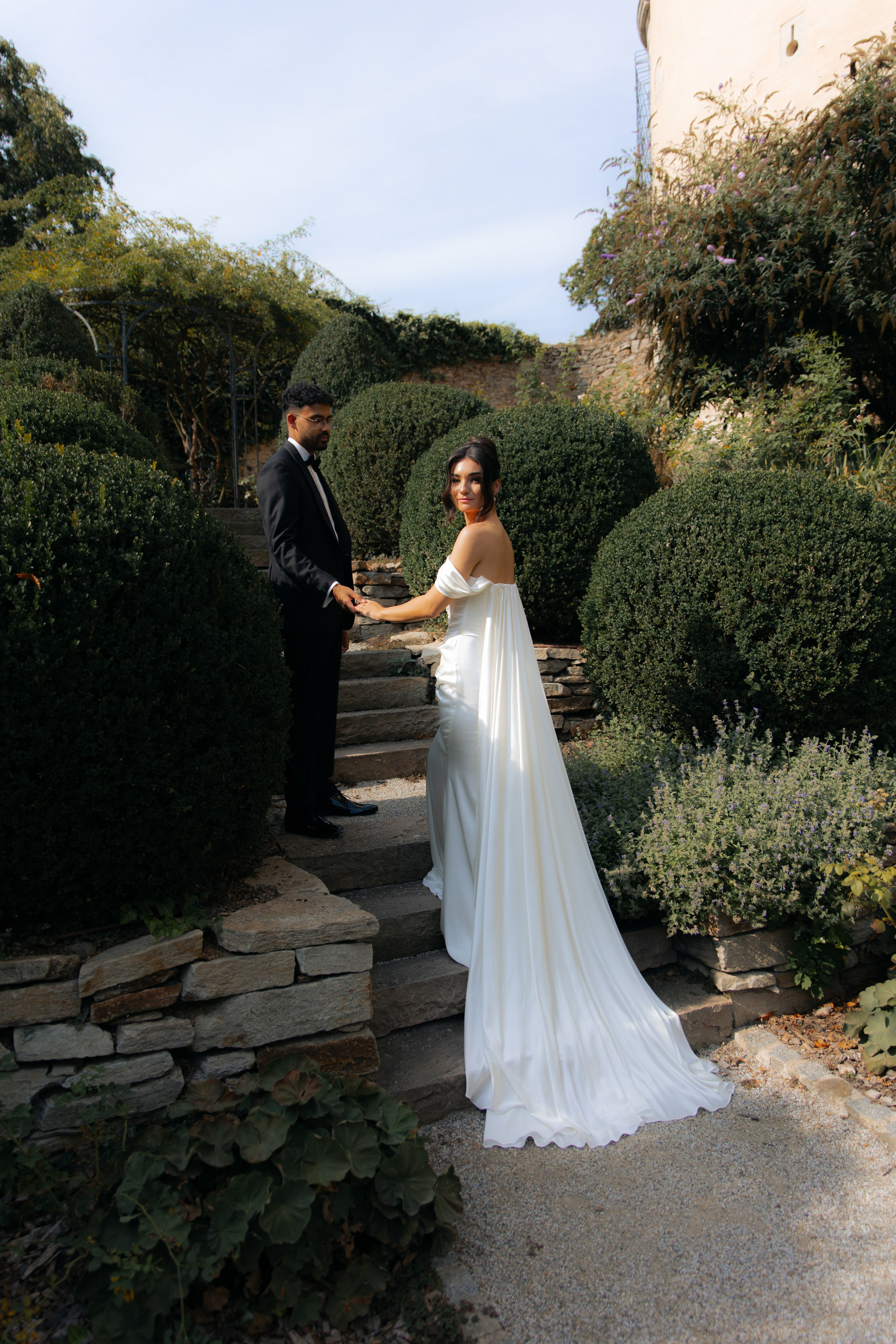 Elegant Castle Wedding in Austria | Alwin & Ruth’s Fairytale Celebration. Wedding photographer and videographer based in Timisoara, Romania