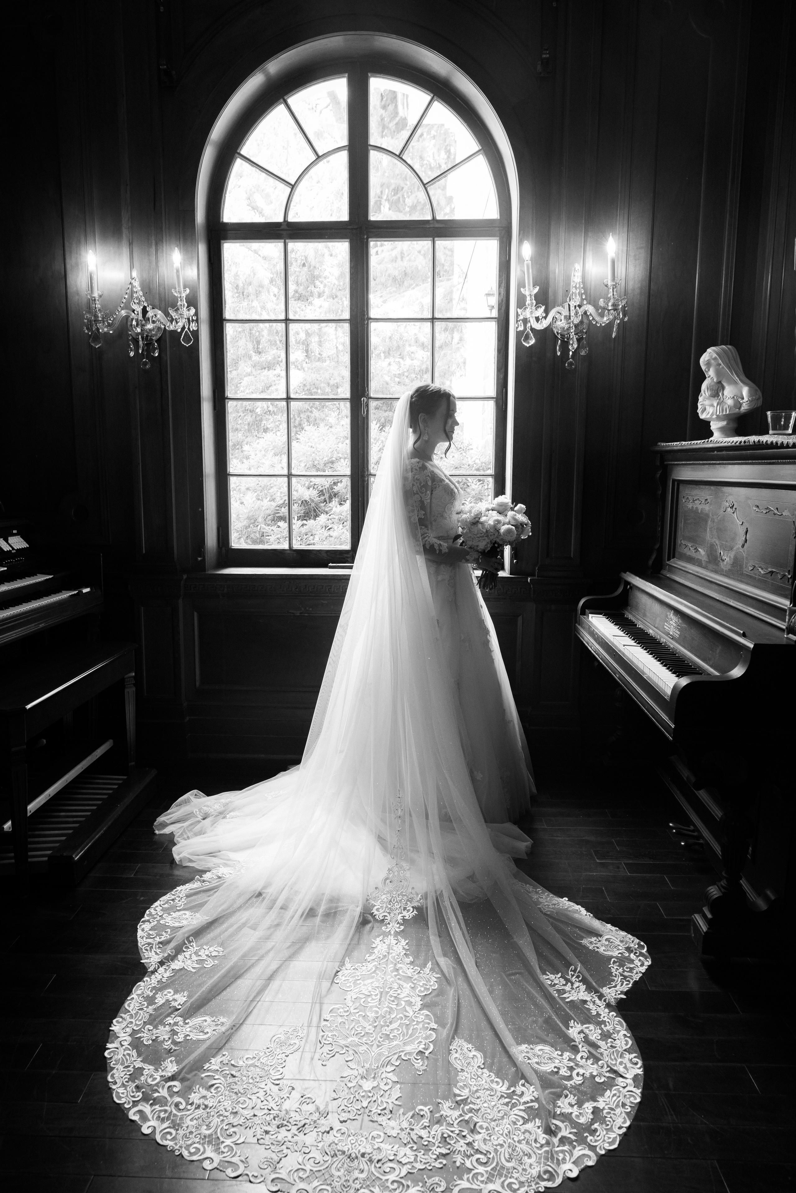 Lester & Annalise’s Romantic Summer Wedding at Gassaway Mansion in Greenville, SC. Wedding and portrait photography in Greenville SC