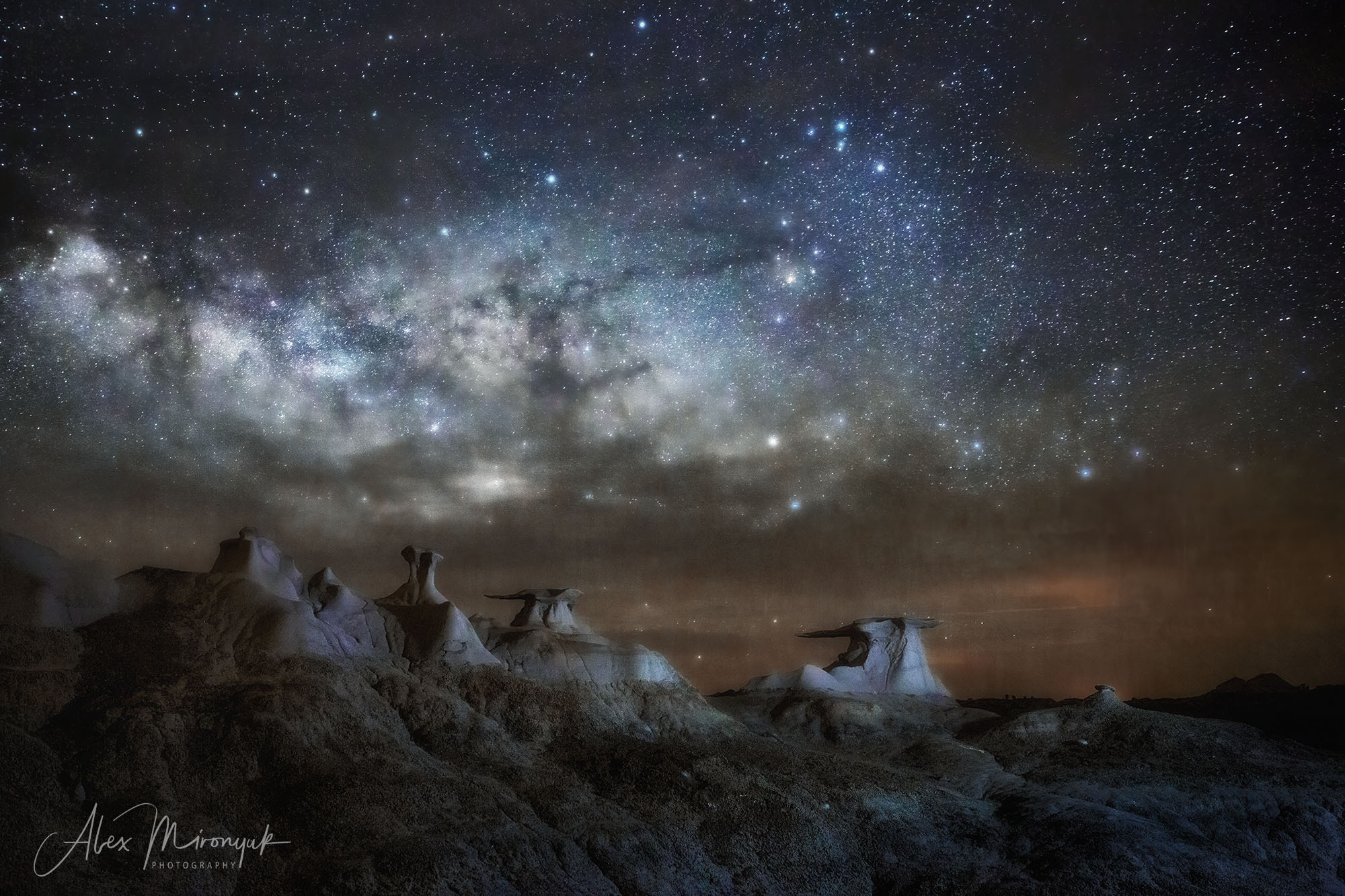 Badlands of New Mexico Unlimited. Pet, Senior, Landscape, portrait studio, photographer in Miami and Sou