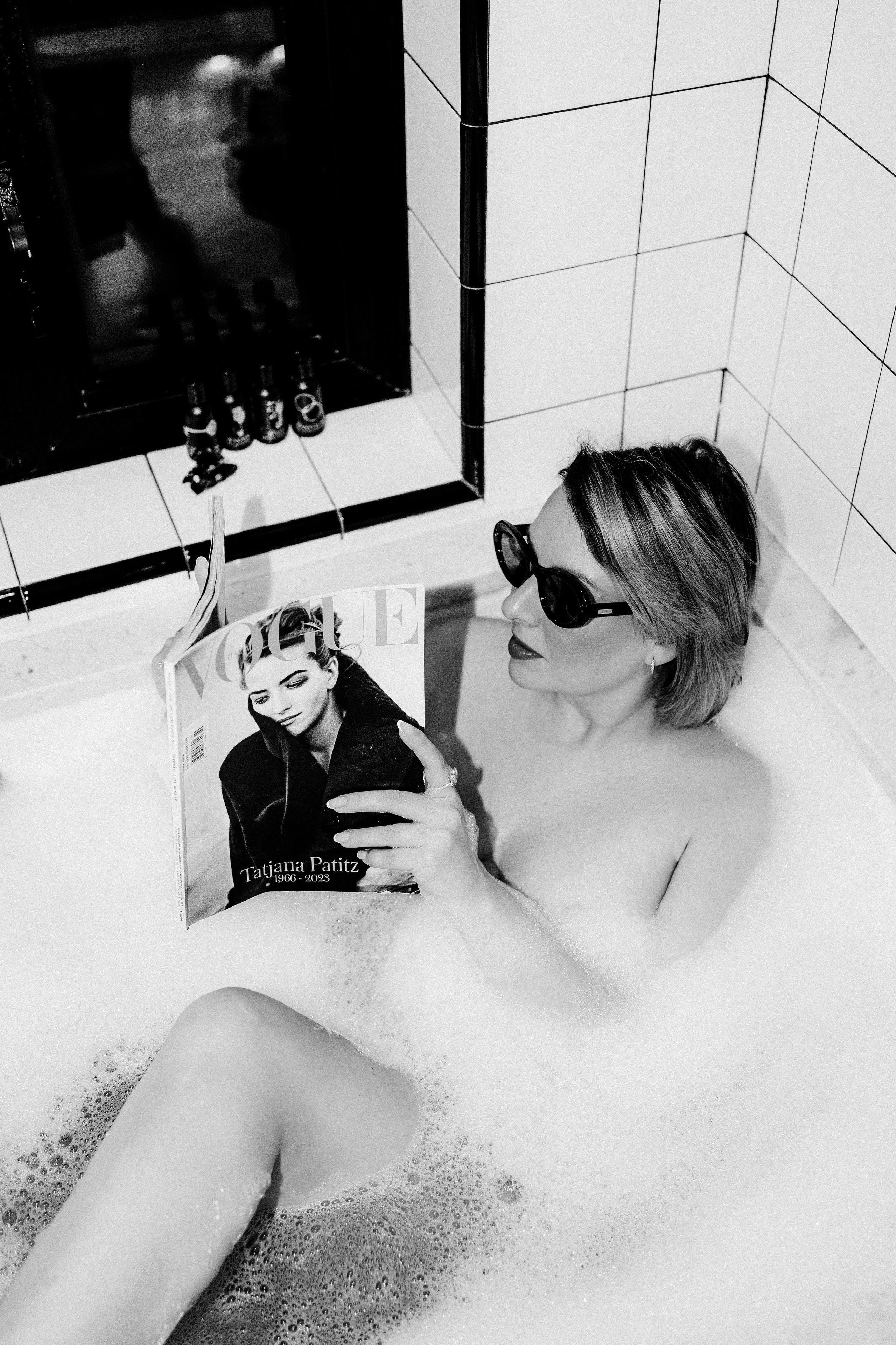 Luxury Boudoir Photography NYC | Intimate Portrait Sessions at The Ludlow Hotel. Videographer and photographer in New York // MAKAROV.VIDEO