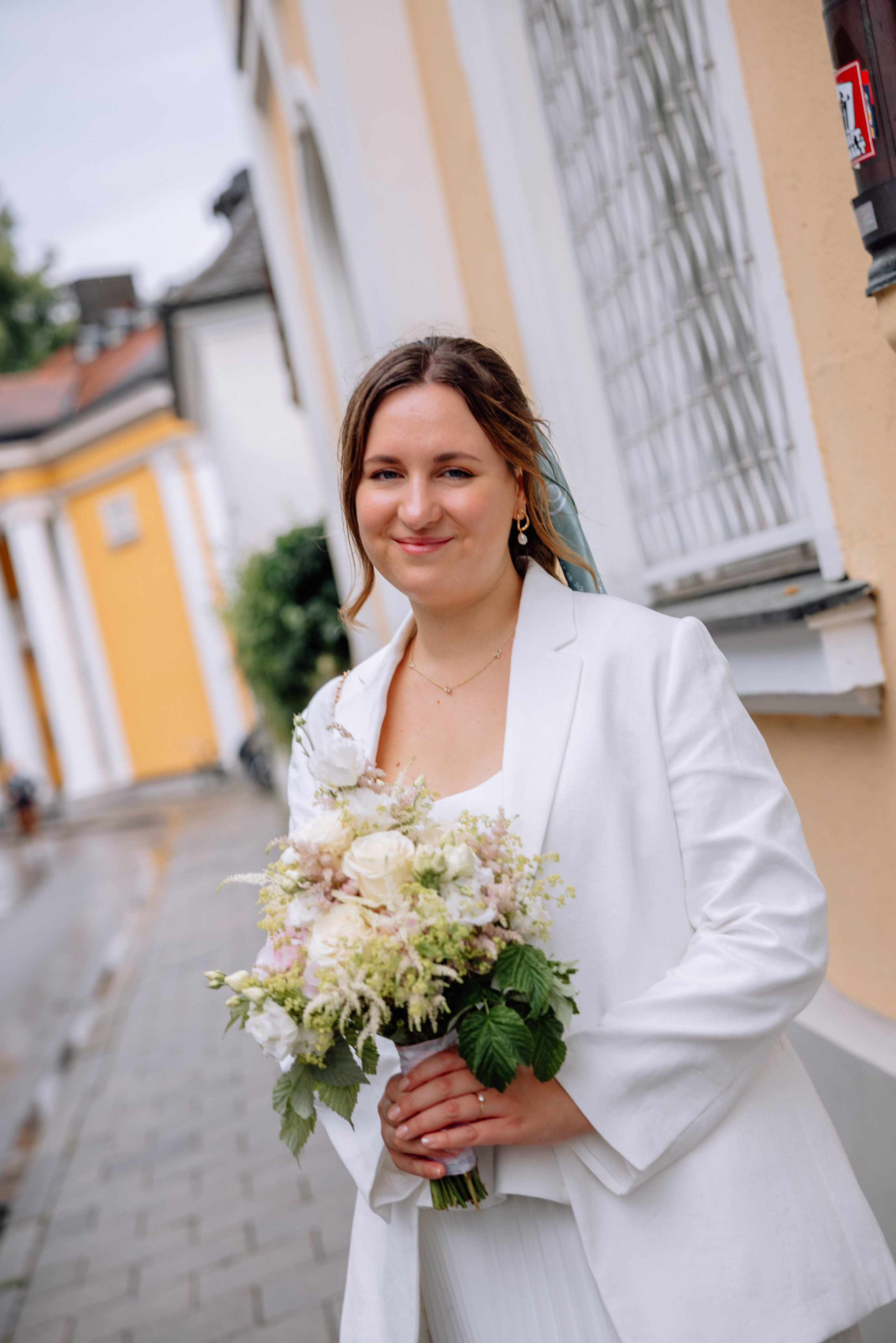 Corinna und Daniel: romantische Hochzeit in der Mandlstrasse/Sommer 2025. Hochzeitsfotograf München Taufe Familienfotograf Tanja Mauke