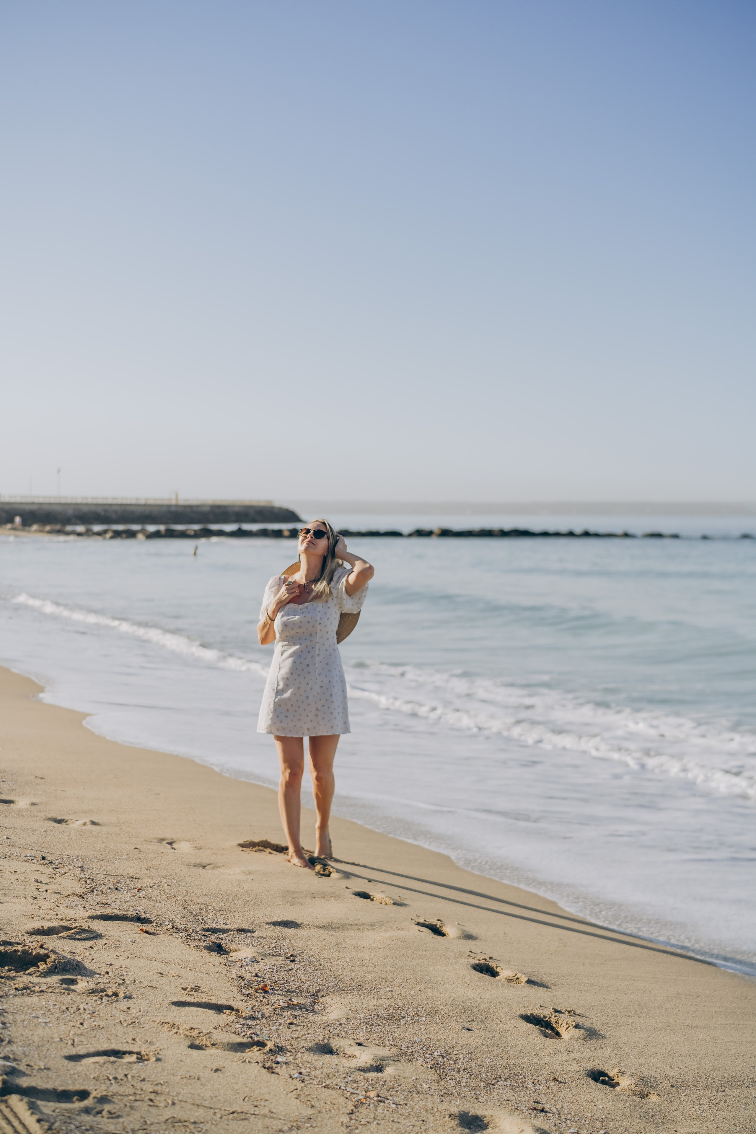 Jul on the beach in the morning. Фотограф у Пальма де Майорка