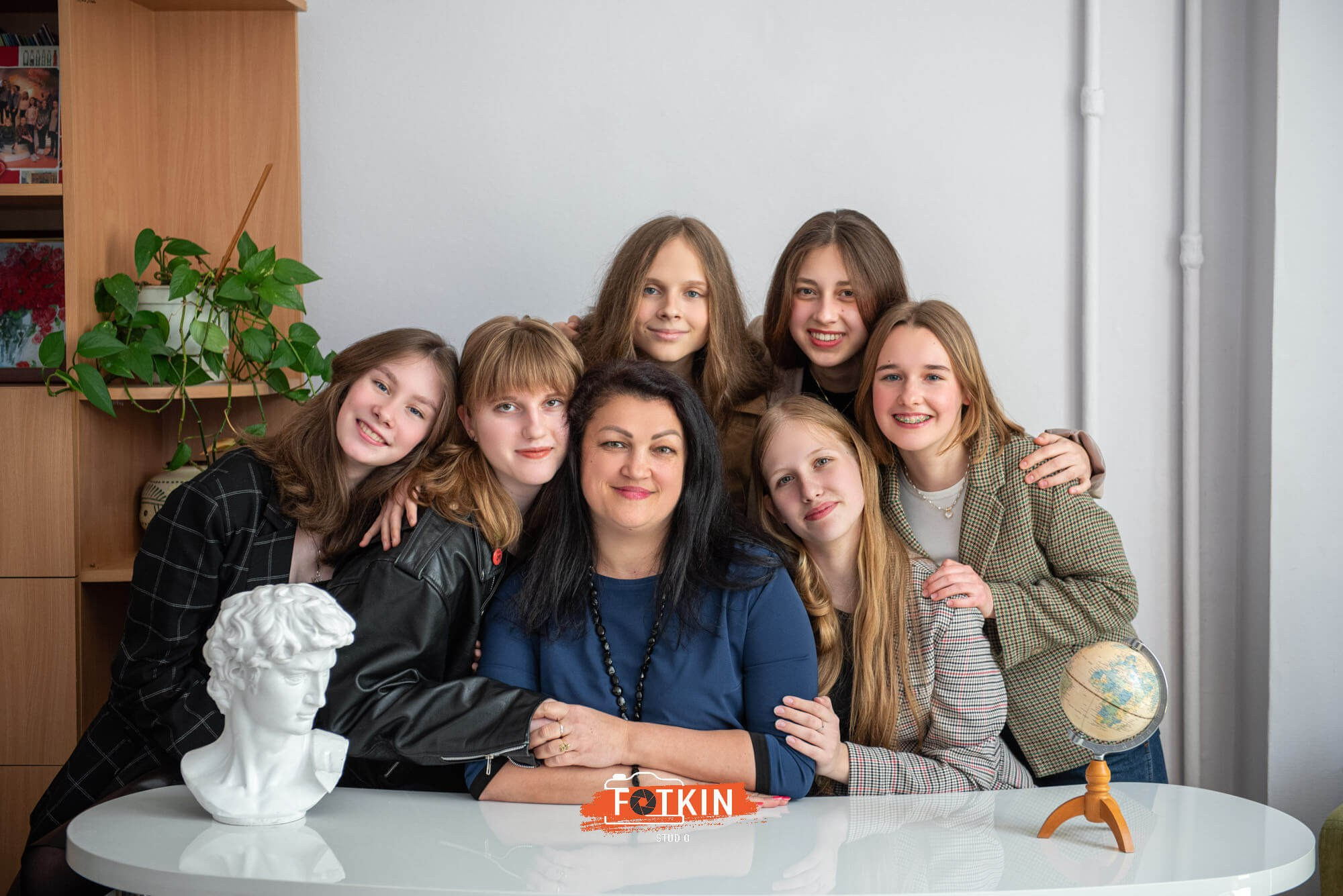 Випускні альбоми для 9- 11 класів Дніпро. Випускні альбоми фотокниги Київ та Дніпро