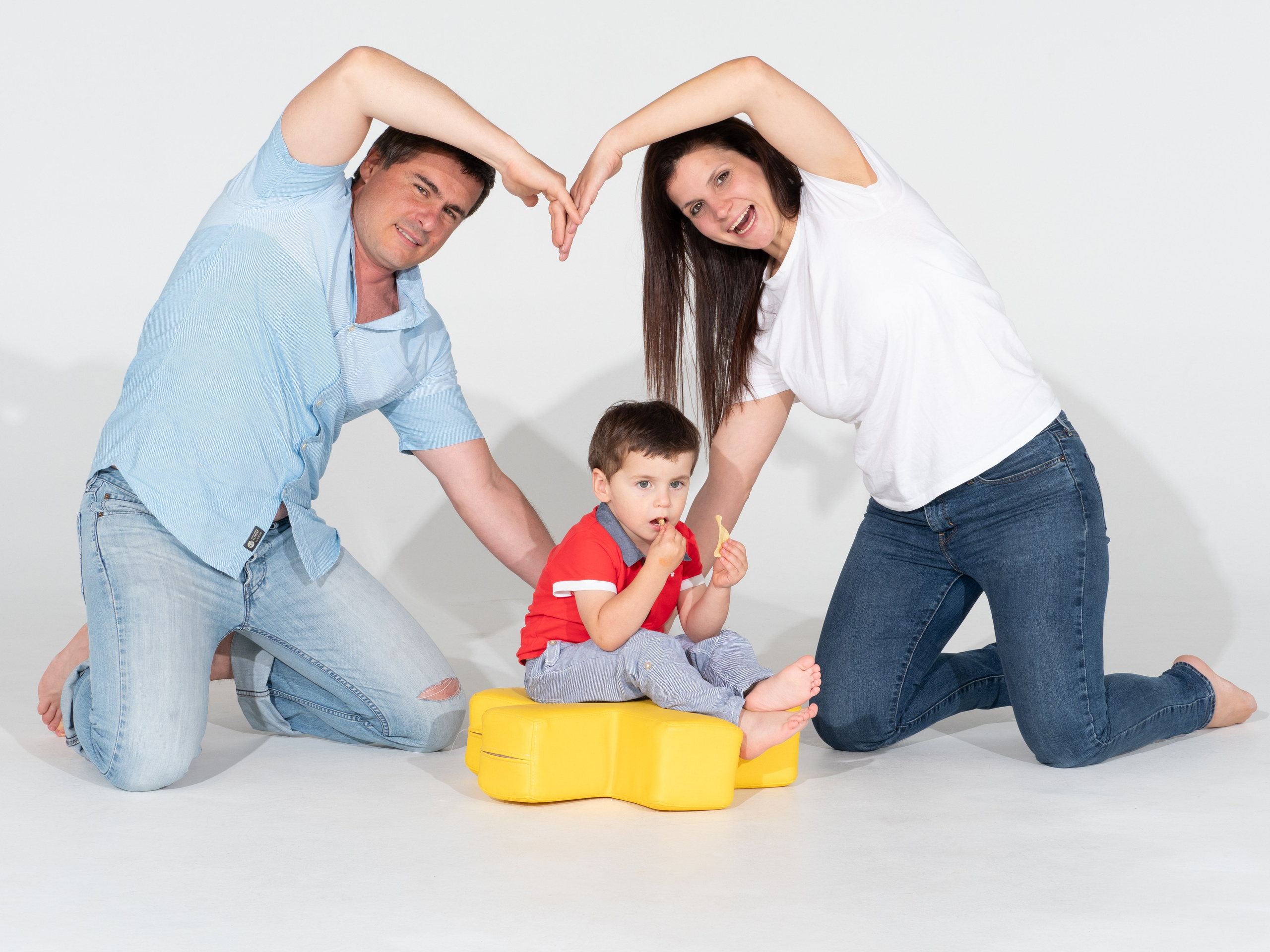 Estos son los servicios que ofrezco como fotógrafa. Distintos paquetes de horas y precios. Fotógrafa de Periodismo y Documentación, Teatro, Cine, Shooting para Modelos, Bodas, Bautizos, Comuniones, Familia y Eventos