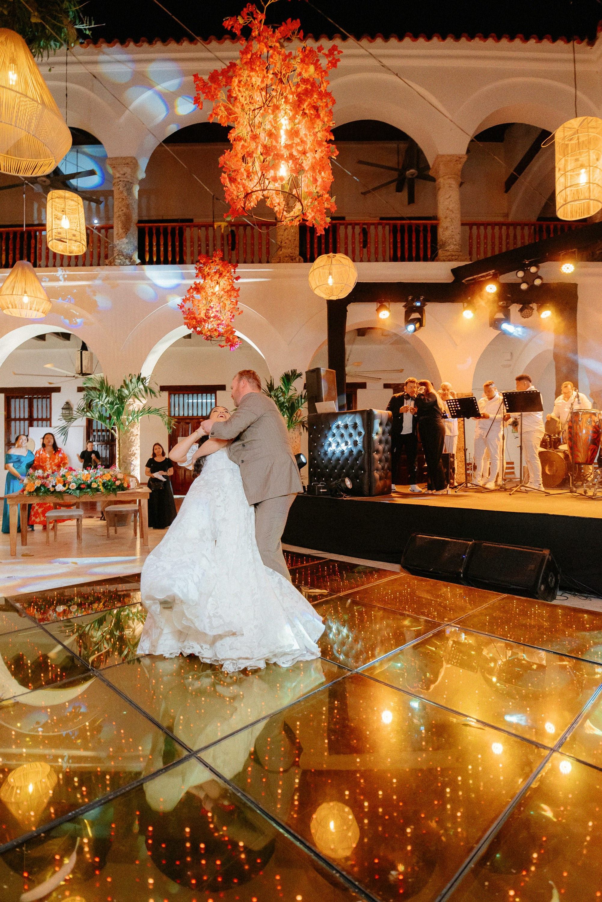 Cindy + Garrett | Destination Wedding Photos in Cartagena 2025 – César Vanegas Photography. César Vanegas Photography | Wedding & Travel Photographer | Cartagena, Colombia