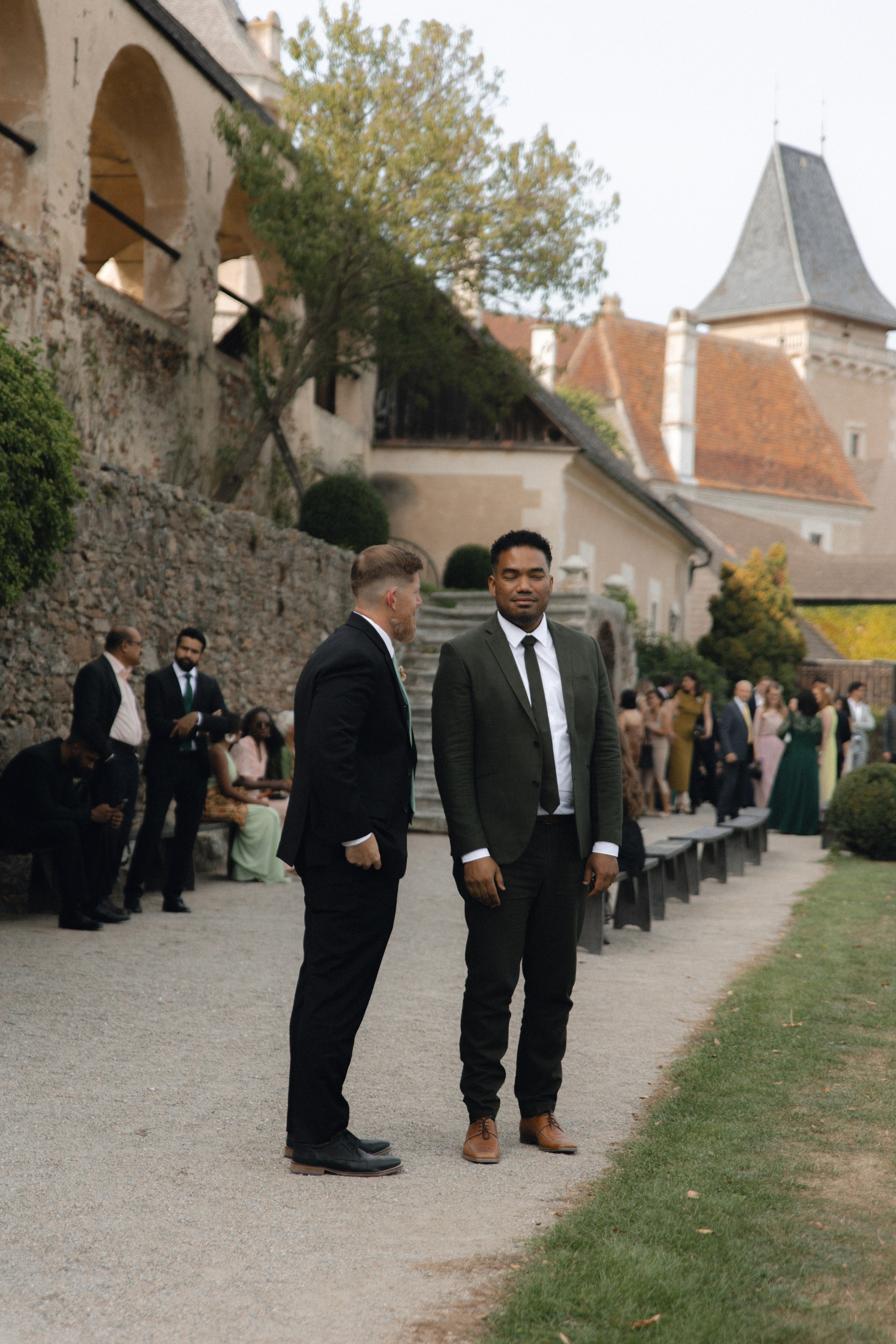 Elegant Castle Wedding in Austria | Alwin & Ruth’s Fairytale Celebration. Wedding photographer and videographer based in Timisoara, Romania