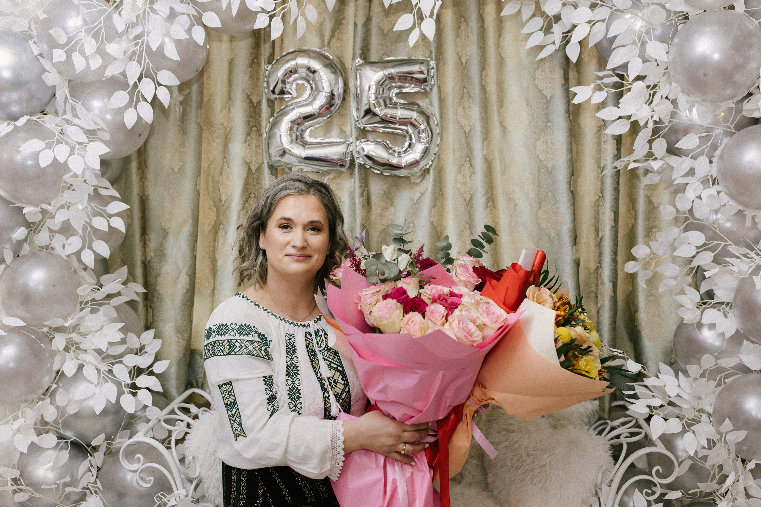 - nunta--fotograf-profesionist-botosani - fotografie-nunta-romantica - imagini-nunta-in-natura-alin-chirila-fotograf - fotografii-cuplu-indragostit-nunta-botosani - sedinta-foto-miri-andrei-iustina-alinofotostudio - amintiri-din-nunta-realizate-de-fotograf-profesionist - povestea-nuntii-andrei-si-iustina-in-imagini-alinofotostudio-fotograf evenimente- evenimente Botoșani -fotograf Suceava - fotograf Iași- servicii foto. servicii foto Botoșani. servicii foto video Botoșani. fotograf nunta. fotograf evenimente. fotograf nunta Botoșani. Alin chirila. Alin chirila fotograf. Alinofotostudio.- servicii foto. servicii foto Botoșani. servicii foto video Botoșani. fotograf nunta. fotograf evenimente. fotograf nunta Botoșani. Alin chirila. Alin chirila fotograf. Alinofotostudio.fotograf stare civilă,poze stare civilă,album foto stare civilă,servicii foto suceava,fotograf evenimente suceava,fotograf nuntă suceava,poze cununie civilă,ședință foto stare civilă,sesiune foto suceava,fotograf profesionist suceava,fotograf botosani,stare civila botosani,alinofotostudio,alin chirila fotograf.servicii foto. servicii foto Botoșani. servicii foto video Botoșani. fotograf nunta. fotograf evenimente. fotograf nunta Botoșani. Alin chirila. Alin chirila fotograf. Alinofotostudio.fotograf stare civilă,poze stare civilă,album foto stare civilă,servicii foto suceava,fotograf evenimente suceava,fotograf nuntă suceava,poze cununie civilă,ședință foto stare civilă,sesiune foto suceava,fotograf profesionist suceava,fotograf botosani,stare civila povestitor prin fotografiebotosani,alinofotostudio,alin chirila fotograf,servicii foto. servicii foto Botoșani. servicii foto video Botoșani. fotograf nunta. fotograf evenimente. fotograf nunta Botoșani. Alin chirila. Alin chirila fotograf. Alinofotostudio.fotograf stare civilă,poze stare civilă,album foto stare civilă,servicii foto suceava,fotograf evenimente suceava,fotograf nuntă suceava,poze cununie civilă,ședință foto stare civilă,sesiune foto suceava,fotograf profesionist suceava,fotograf botosani,stare civila botosani,alinofotostudio,alin chirila fotograf,cununie religioasă botoșani,andreea și neculai,capela militară botoșani,foto conacul zăicești,fotograf nuntă botoșani,fotograf cununie religioasă,foto evenimente botoșani,poze cununie capela militară,ședință foto zăicești,fotograf profesionist botoșaniMire și mireasă – Sergiu & Liliana – ziua nunții, 2024 - Emoții în ziua nunții – Sergiu și Liliana - Dansul mirilor – fotografie artistică nuntă 2024 - Sedinta foto romantică în natură – Sergiu & Liliana - Rochia de mireasă și detalii de nuntă elegan-Album de cununie civilă Florin și Anda – Fotografii profesionale realizate de Alin Chirilă în Botoșani -fotograf prin fotografie-Ședință foto Trash the Dress pe muntele Rarău cu Iulian și Iuliana – fotografie de cuplu, natură montană, emoție autentică surprinsă de Alin Chirilă, povestitor prin fotografie.- "Iulian și Iuliana pe crestele Rarăului – fotografie Trash the Dress în natură" - "Cuplu îmbrățișat la apus pe muntele Rarău – ședință foto după nuntă" - "Rochie de mireasă în vânt pe munte – Trash the Dress Rarău-1. Iulian și Iuliana pe muntele Rarău – ședință foto Trash the Dress în natură, cu peisaj montan spectaculos 2. Cuplu în îmbrățișare pe Rarău – emoție autentică surprinsă după nuntă 3. Rochie de mireasă în bătaia vântului – fotografie artistică Trash the Dress în munți 4. Mire și mireasă privind spre orizont – dragoste și libertate pe muntele Rarău 5. Iuliana zâmbind în rochia de mireasă – portret în natură, Trash the Dress 6. Iulian ținându-și mireasa de mână – ședință foto romantică pe munte 7. Detaliu cu rochia pe stâncă – estetică naturală Trash the Dress Rarău 8. Cuplu în mers pe poteca Rarăului – fotografie simbolică de după nuntă 9. Apus de soare pe Rarău în spatele mirilor – imagine de poveste Trash the Dress 10. Iulian și Iuliana râzând împreună – momente autentice surprinse de Alin Chirilă, povestitor prin fotografie