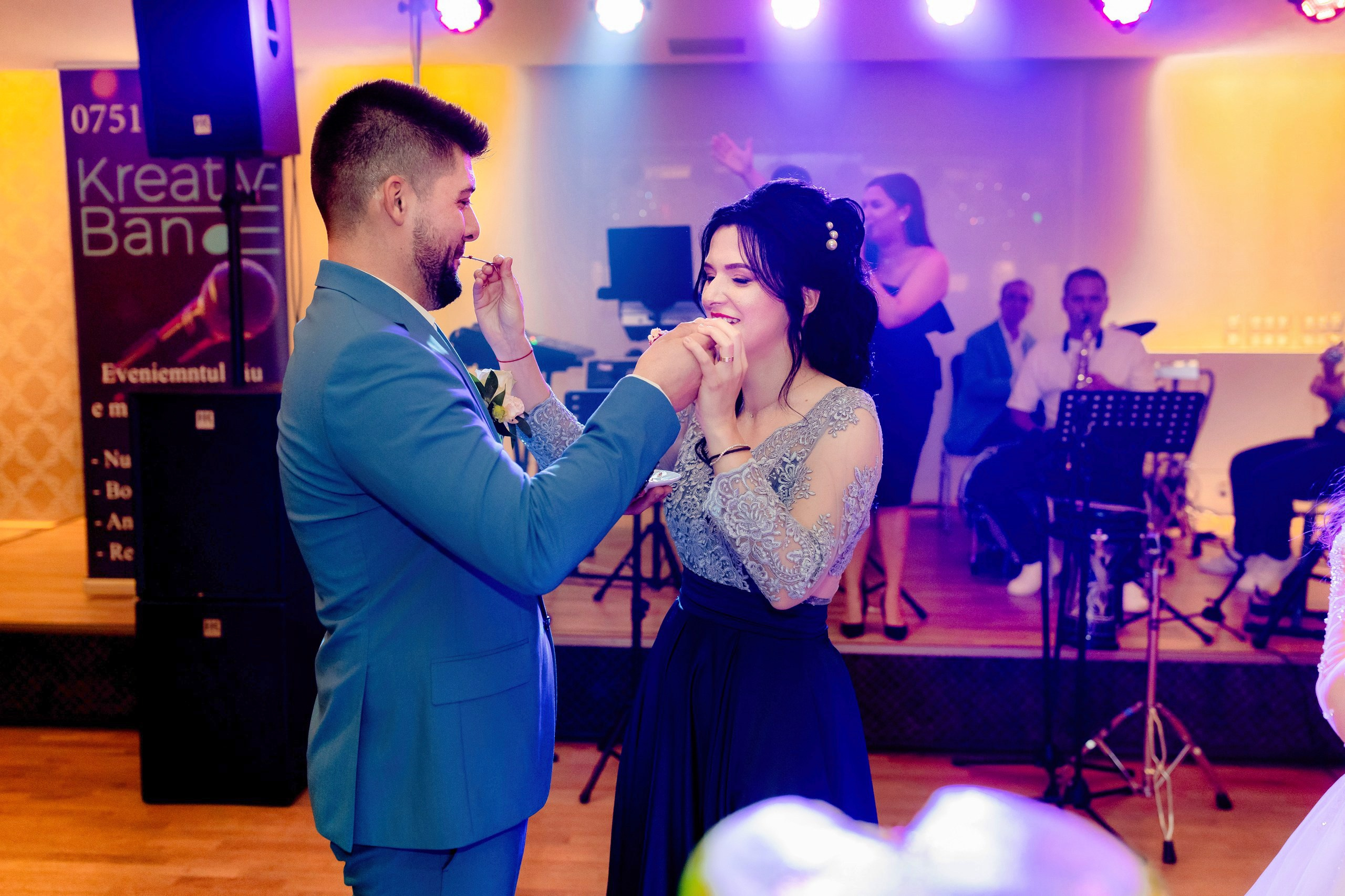 - nunta--fotograf-profesionist-botosani - fotografie-nunta-romantica - imagini-nunta-in-natura-alin-chirila-fotograf - fotografii-cuplu-indragostit-nunta-botosani - sedinta-foto-miri-andrei-iustina-alinofotostudio - amintiri-din-nunta-realizate-de-fotograf-profesionist - povestea-nuntii-andrei-si-iustina-in-imagini-alinofotostudio-fotograf evenimente- evenimente Botoșani -fotograf Suceava - fotograf Iași- servicii foto. servicii foto Botoșani. servicii foto video Botoșani. fotograf nunta. fotograf evenimente. fotograf nunta Botoșani. Alin chirila. Alin chirila fotograf. Alinofotostudio.- servicii foto. servicii foto Botoșani. servicii foto video Botoșani. fotograf nunta. fotograf evenimente. fotograf nunta Botoșani. Alin chirila. Alin chirila fotograf. Alinofotostudio.fotograf stare civilă,poze stare civilă,album foto stare civilă,servicii foto suceava,fotograf evenimente suceava,fotograf nuntă suceava,poze cununie civilă,ședință foto stare civilă,sesiune foto suceava,fotograf profesionist suceava,fotograf botosani,stare civila botosani,alinofotostudio,alin chirila fotograf.servicii foto. servicii foto Botoșani. servicii foto video Botoșani. fotograf nunta. fotograf evenimente. fotograf nunta Botoșani. Alin chirila. Alin chirila fotograf. Alinofotostudio.fotograf stare civilă,poze stare civilă,album foto stare civilă,servicii foto suceava,fotograf evenimente suceava,fotograf nuntă suceava,poze cununie civilă,ședință foto stare civilă,sesiune foto suceava,fotograf profesionist suceava,fotograf botosani,stare civila povestitor prin fotografiebotosani,alinofotostudio,alin chirila fotograf,servicii foto. servicii foto Botoșani. servicii foto video Botoșani. fotograf nunta. fotograf evenimente. fotograf nunta Botoșani. Alin chirila. Alin chirila fotograf. Alinofotostudio.fotograf stare civilă,poze stare civilă,album foto stare civilă,servicii foto suceava,fotograf evenimente suceava,fotograf nuntă suceava,poze cununie civilă,ședință foto stare civilă,sesiune foto suceava,fotograf profesionist suceava,fotograf botosani,stare civila botosani,alinofotostudio,alin chirila fotograf,cununie religioasă botoșani,andreea și neculai,capela militară botoșani,foto conacul zăicești,fotograf nuntă botoșani,fotograf cununie religioasă,foto evenimente botoșani,poze cununie capela militară,ședință foto zăicești,fotograf profesionist botoșaniMire și mireasă – Sergiu & Liliana – ziua nunții, 2024 - Emoții în ziua nunții – Sergiu și Liliana - Dansul mirilor – fotografie artistică nuntă 2024 - Sedinta foto romantică în natură – Sergiu & Liliana - Rochia de mireasă și detalii de nuntă elegan-Album de cununie civilă Florin și Anda – Fotografii profesionale realizate de Alin Chirilă în Botoșani -fotograf prin fotografie-Ședință foto Trash the Dress pe muntele Rarău cu Iulian și Iuliana – fotografie de cuplu, natură montană, emoție autentică surprinsă de Alin Chirilă, povestitor prin fotografie.- "Iulian și Iuliana pe crestele Rarăului – fotografie Trash the Dress în natură" - "Cuplu îmbrățișat la apus pe muntele Rarău – ședință foto după nuntă" - "Rochie de mireasă în vânt pe munte – Trash the Dress Rarău-1. Iulian și Iuliana pe muntele Rarău – ședință foto Trash the Dress în natură, cu peisaj montan spectaculos 2. Cuplu în îmbrățișare pe Rarău – emoție autentică surprinsă după nuntă 3. Rochie de mireasă în bătaia vântului – fotografie artistică Trash the Dress în munți 4. Mire și mireasă privind spre orizont – dragoste și libertate pe muntele Rarău 5. Iuliana zâmbind în rochia de mireasă – portret în natură, Trash the Dress 6. Iulian ținându-și mireasa de mână – ședință foto romantică pe munte 7. Detaliu cu rochia pe stâncă – estetică naturală Trash the Dress Rarău 8. Cuplu în mers pe poteca Rarăului – fotografie simbolică de după nuntă 9. Apus de soare pe Rarău în spatele mirilor – imagine de poveste Trash the Dress 10. Iulian și Iuliana râzând împreună – momente autentice surprinse de Alin Chirilă, povestitor prin fotografie