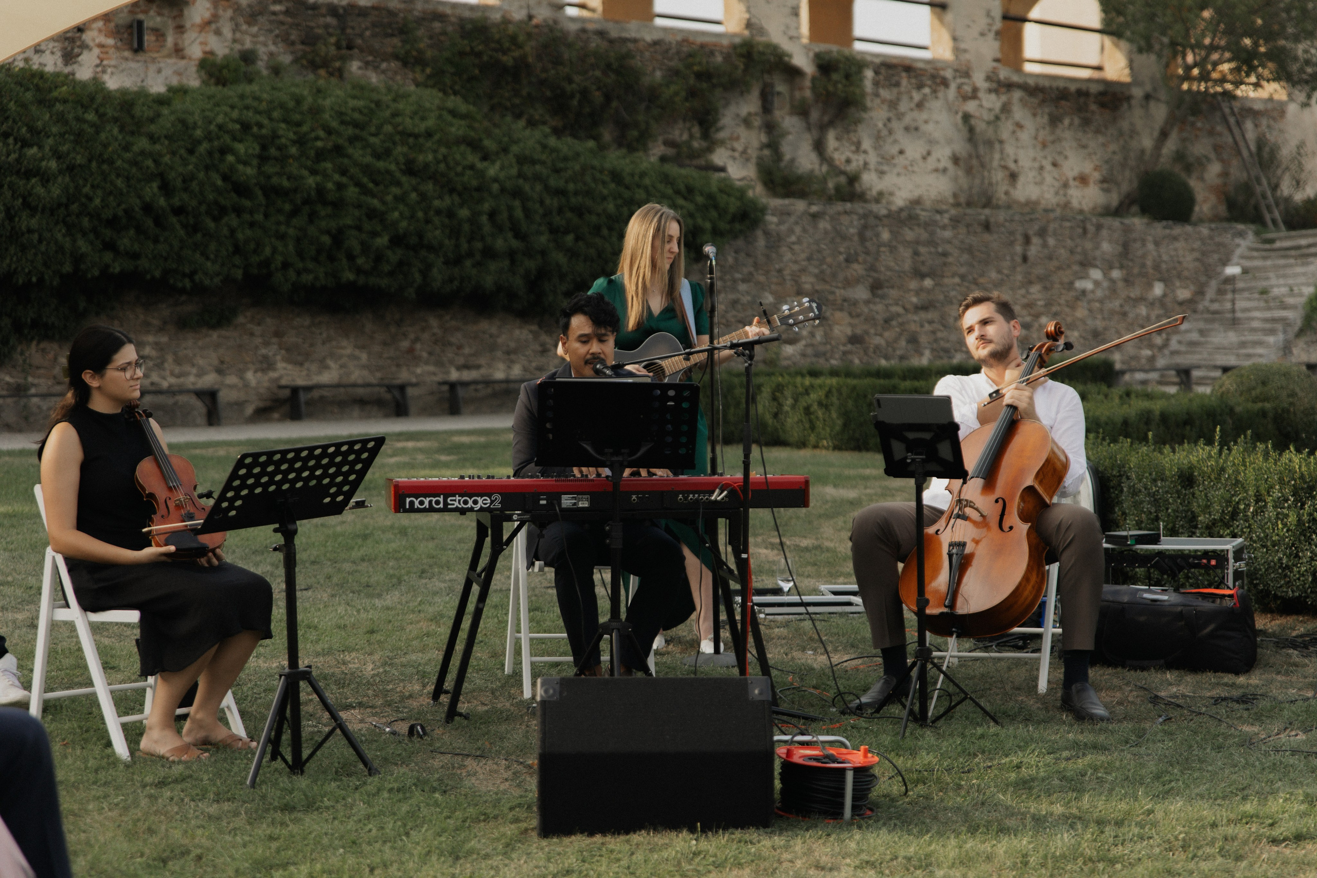 Elegant Castle Wedding in Austria | Alwin & Ruth’s Fairytale Celebration. Wedding photographer and videographer based in Timisoara, Romania