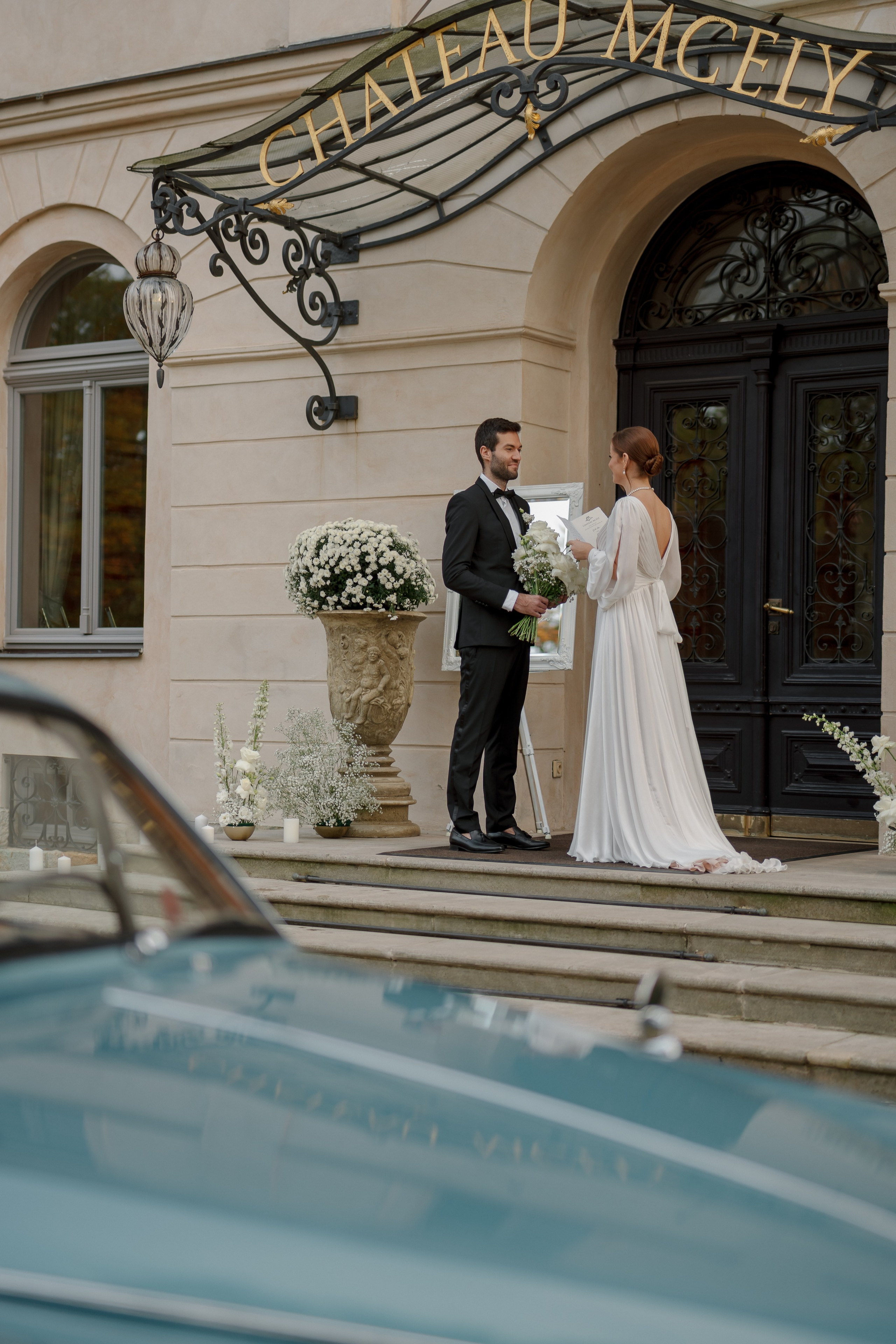 Timeless Romance: Gabriela & Martin's Wedding. Raw Studio: Capturing Elegant weddings accross Europe