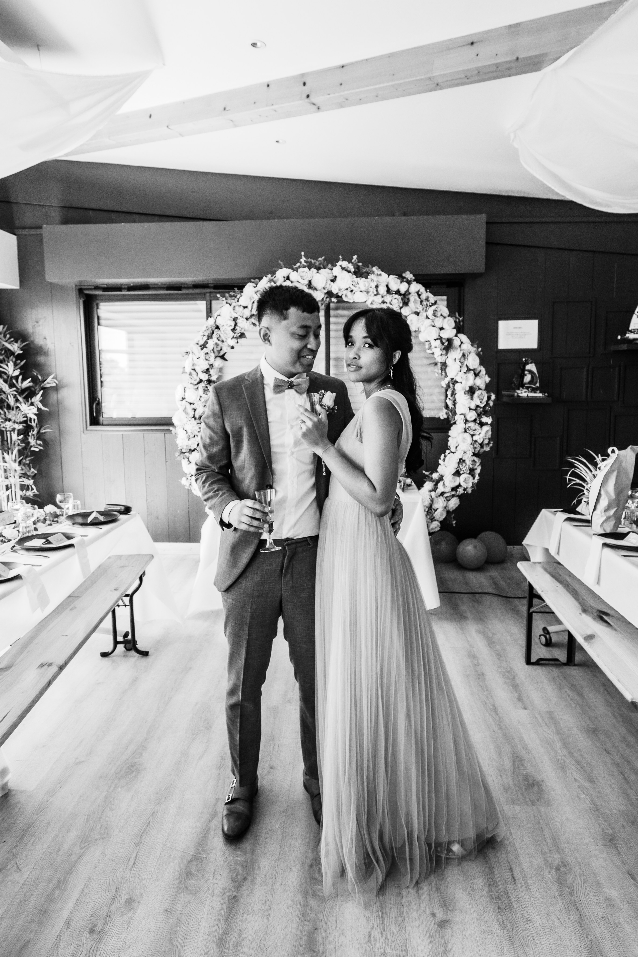 Mariage de Ny & Hasina vue la Loire. Photographe professionnelle à Poitiers, Tours et Châtellerault | Studio photo entre Poitiers et Tours – portraits, familles, entreprises, ma