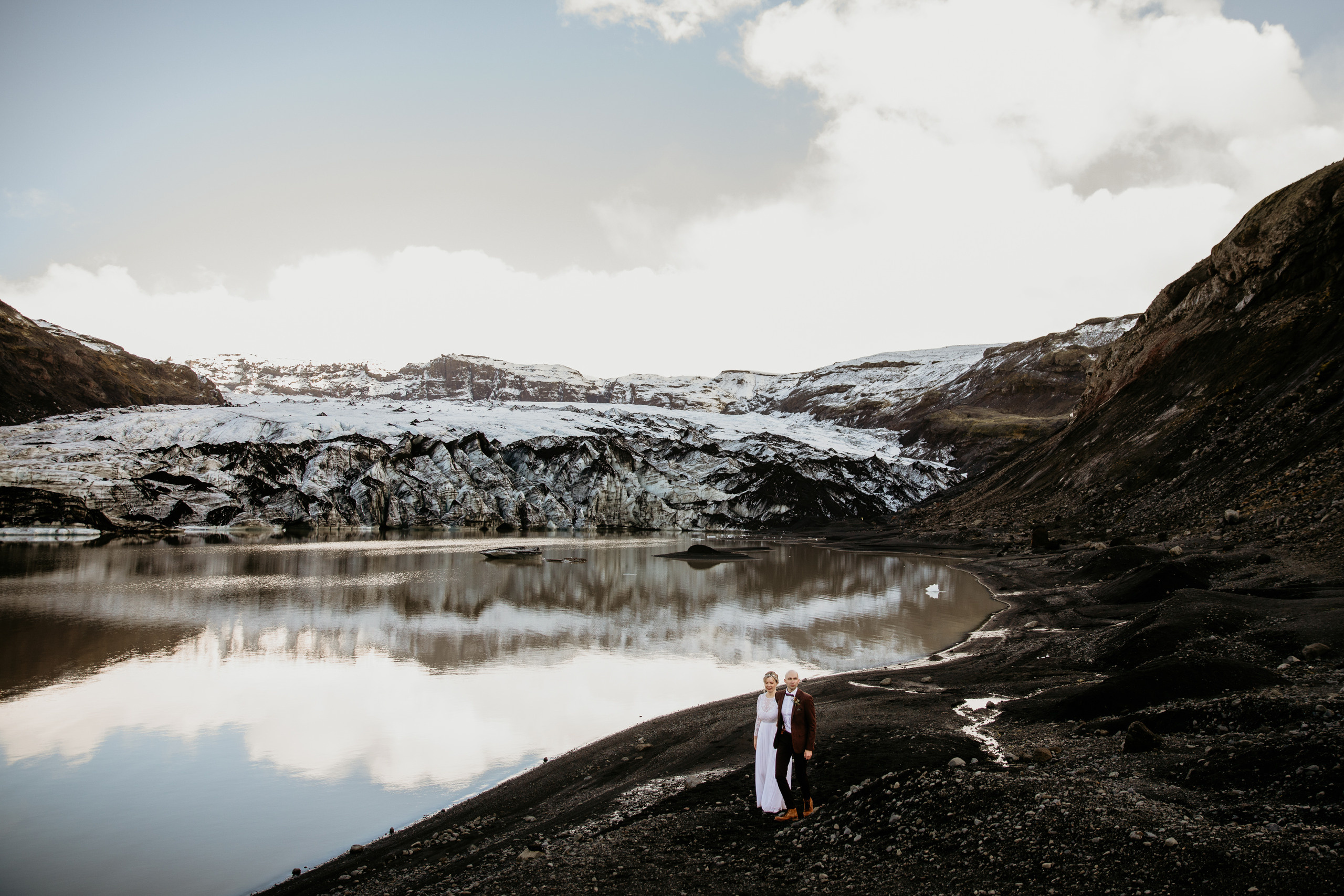 wedding photosession at the glacier Iceland
