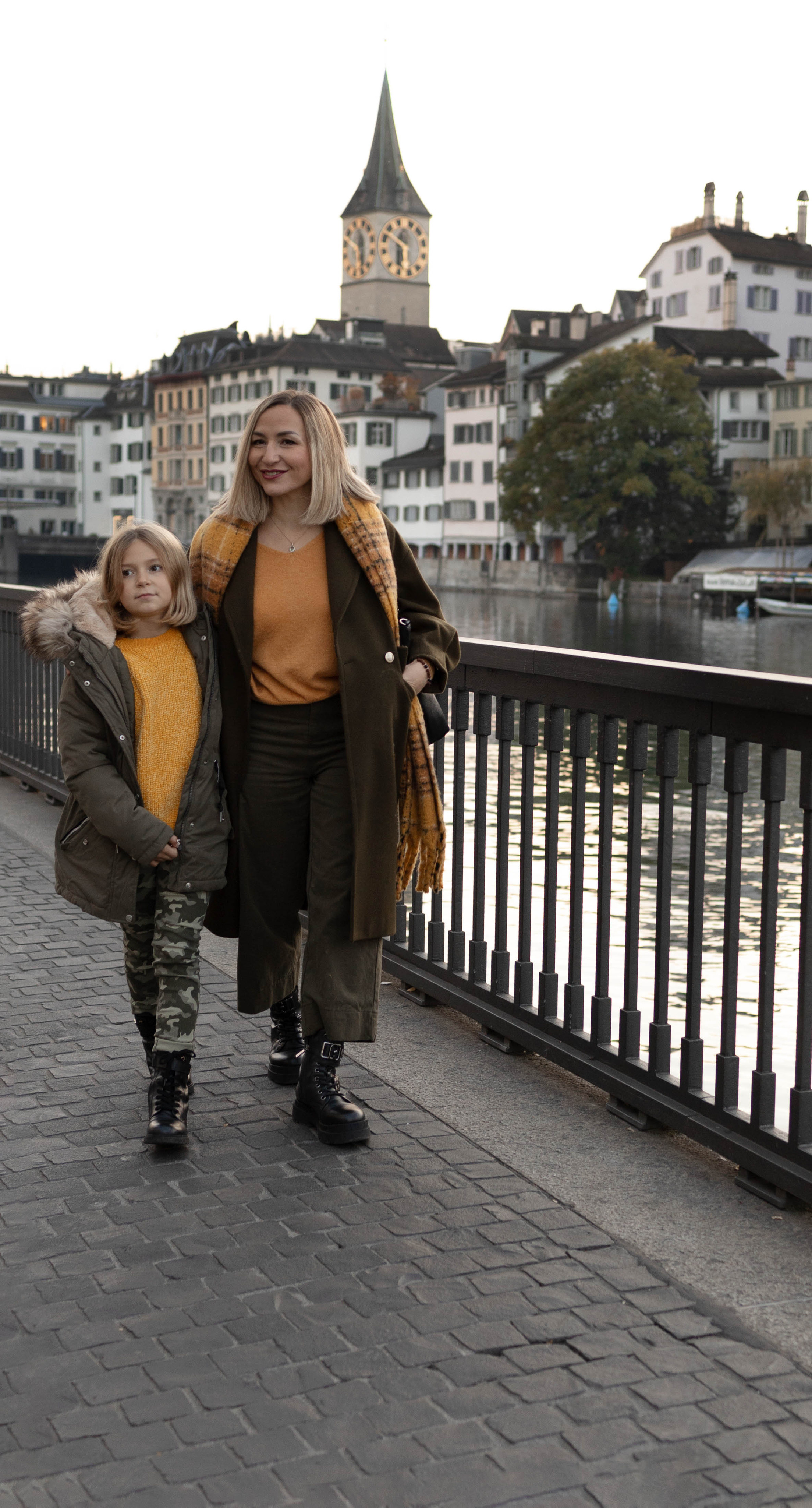 FotoStory „Mutter & Tochter“. FotoStory by Lana Gfeller / Kanton Zürich