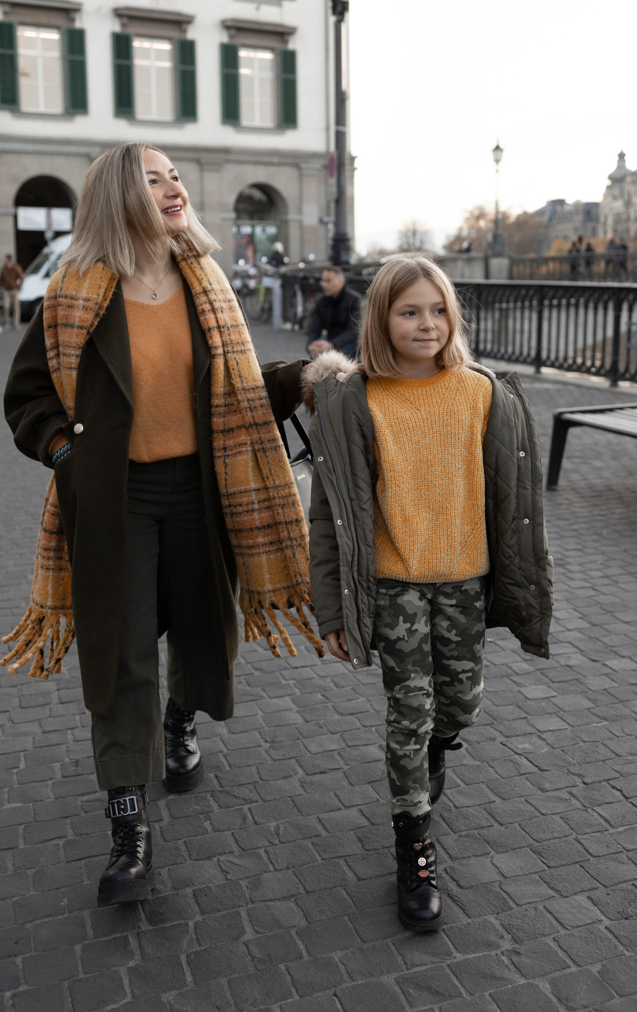 FotoStory „Mutter & Tochter“. FotoStory by Lana Gfeller / Kanton Zürich