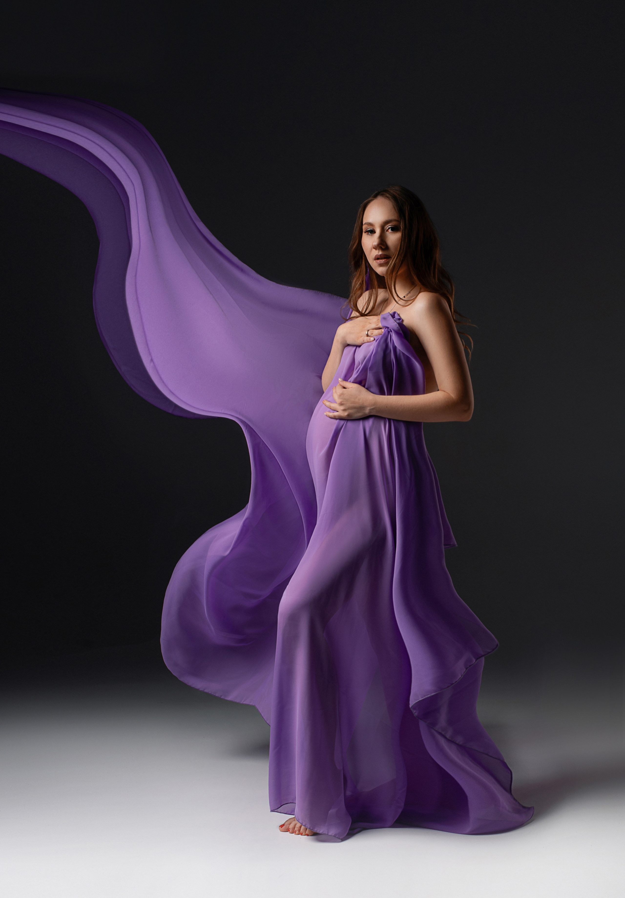 Photo shoot in minimalist style. Professional photographer in Spain