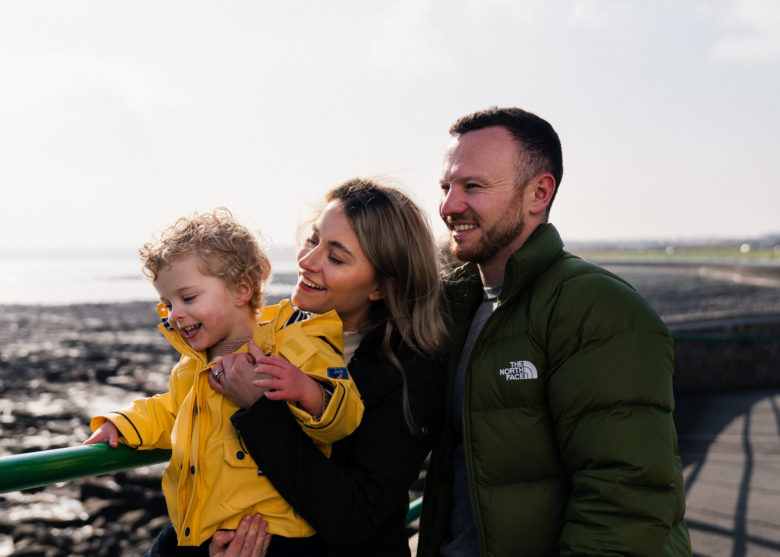 Spring Family Photoshoot in Whitley Bay at St Mary’s Lighthouse. Family, Maternity & Newborn Photographer in Newcastle Upon Tyne / Yana Balatskaya