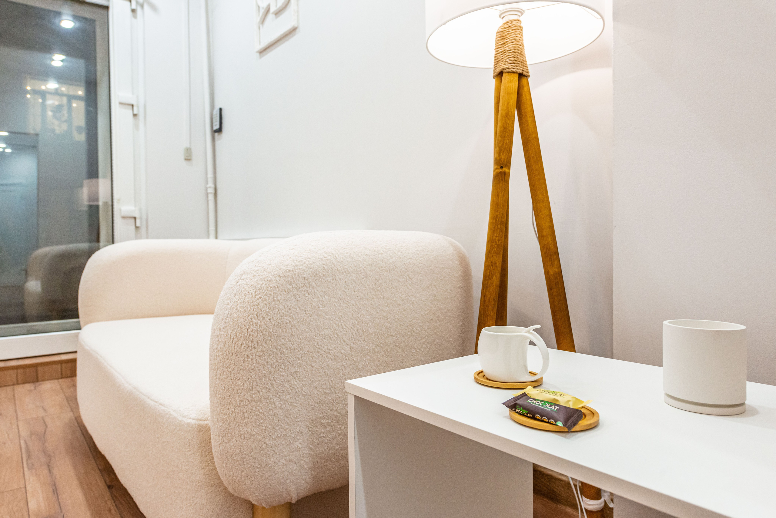 Фотосъемка интерьера в салоне лазерной эпиляции RealBeauty на ул. Фадеева