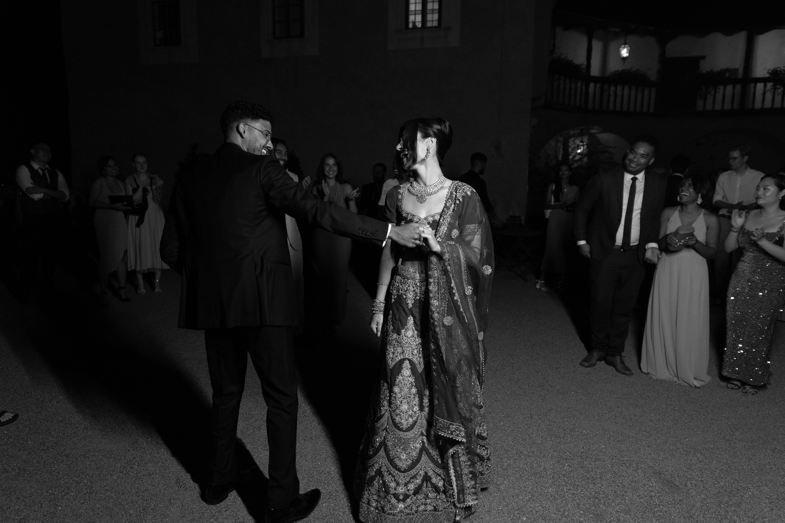 Elegant Castle Wedding in Austria | Alwin & Ruth’s Fairytale Celebration. Wedding photographer and videographer based in Timisoara, Romania