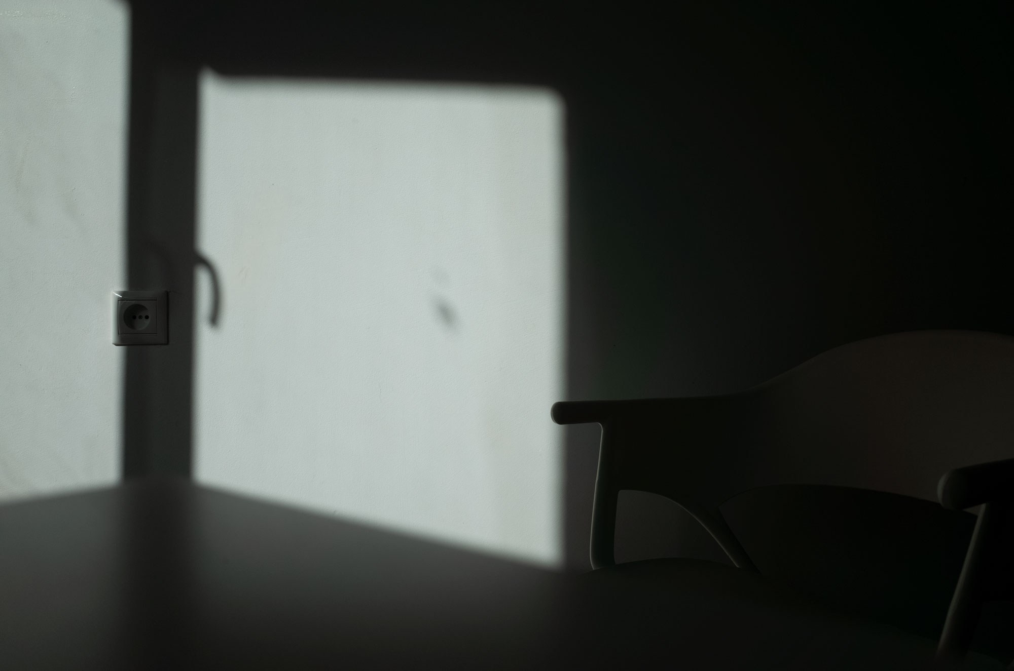 White room. Leni Smoragdova | Transaction Art Universe | Conceptual Art