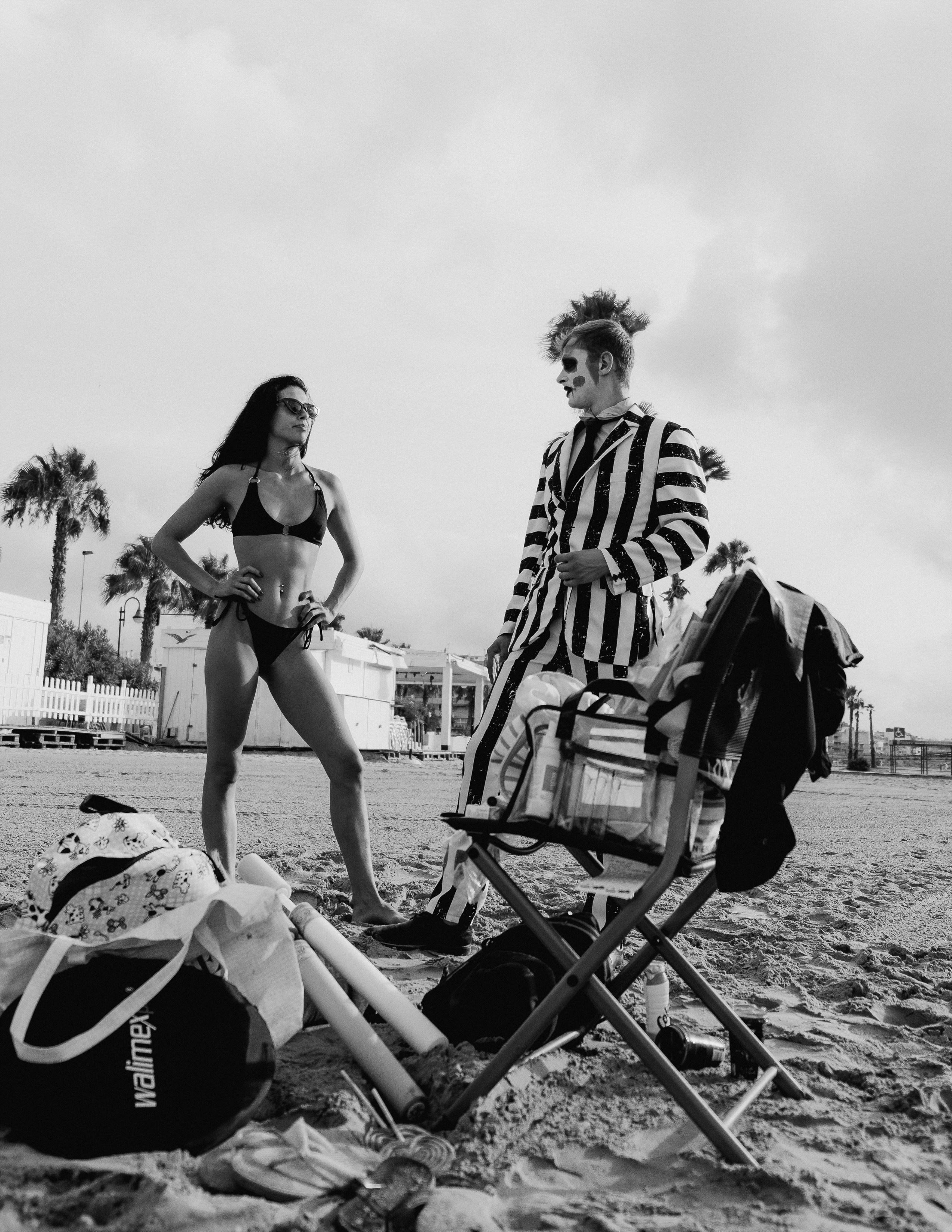 Beetlejuice на море: Экспериментальная фотосессия с цирковыми артистами — Фотограф Андрей Луковников