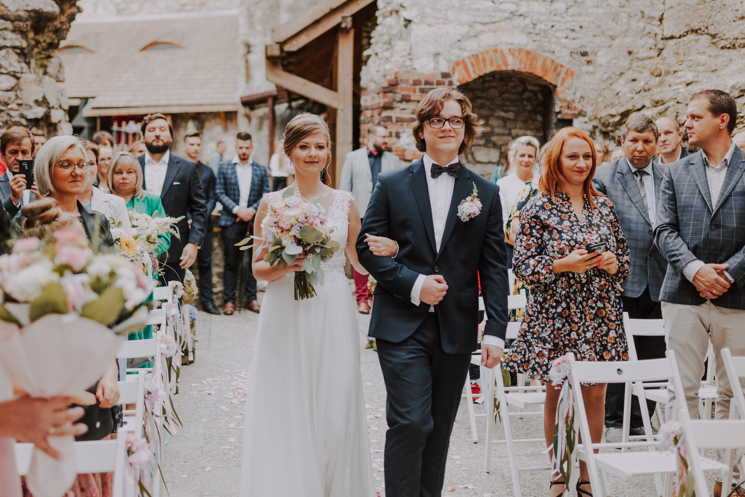 Ślub plenerowy na zamkuw Ogrodzieńcu: Katarzyna&Piotr. Karkowskafoto - fotografia miłości