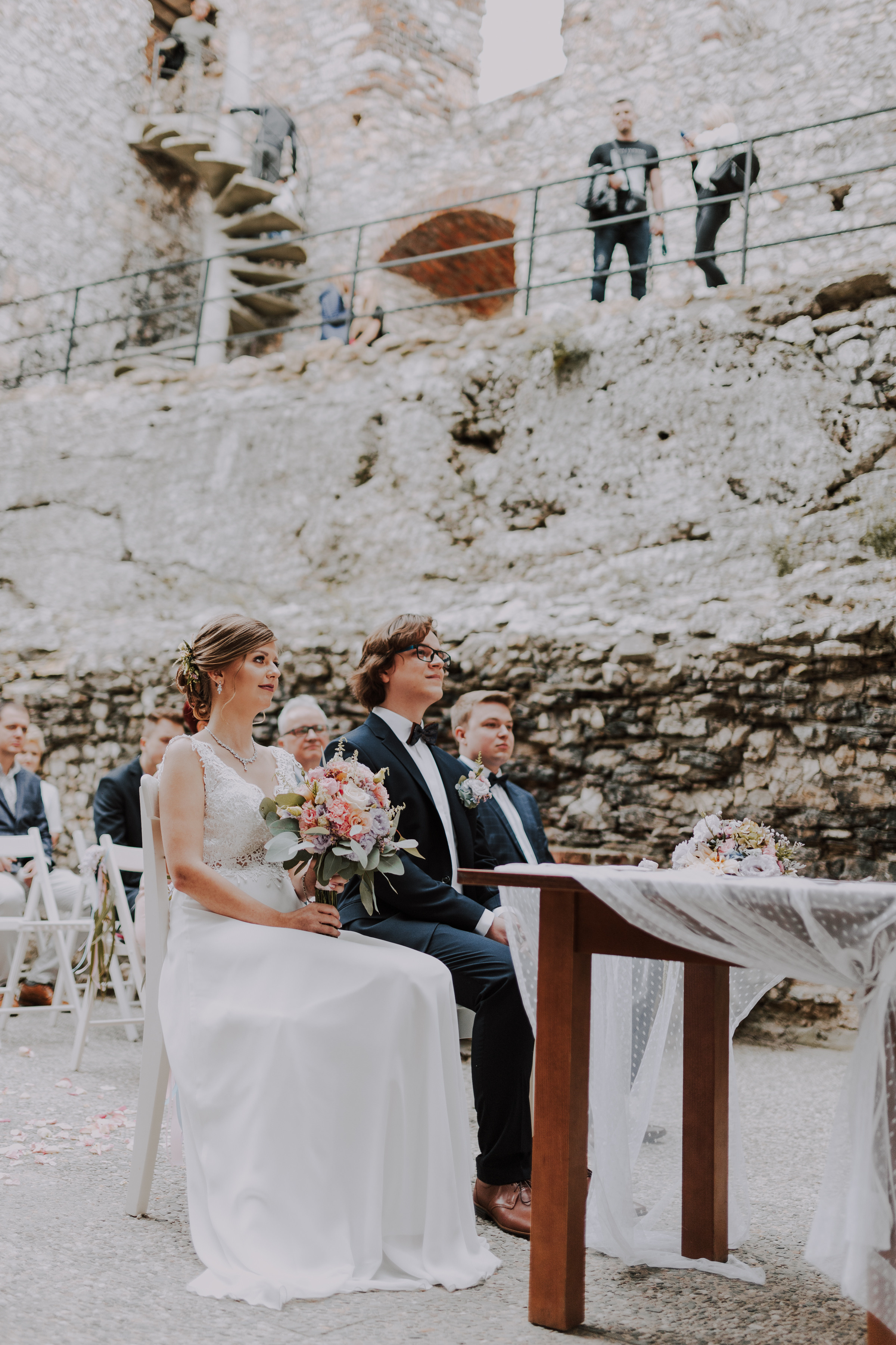 Ślub plenerowy na zamkuw Ogrodzieńcu: Katarzyna&Piotr. Karkowskafoto - fotografia miłości