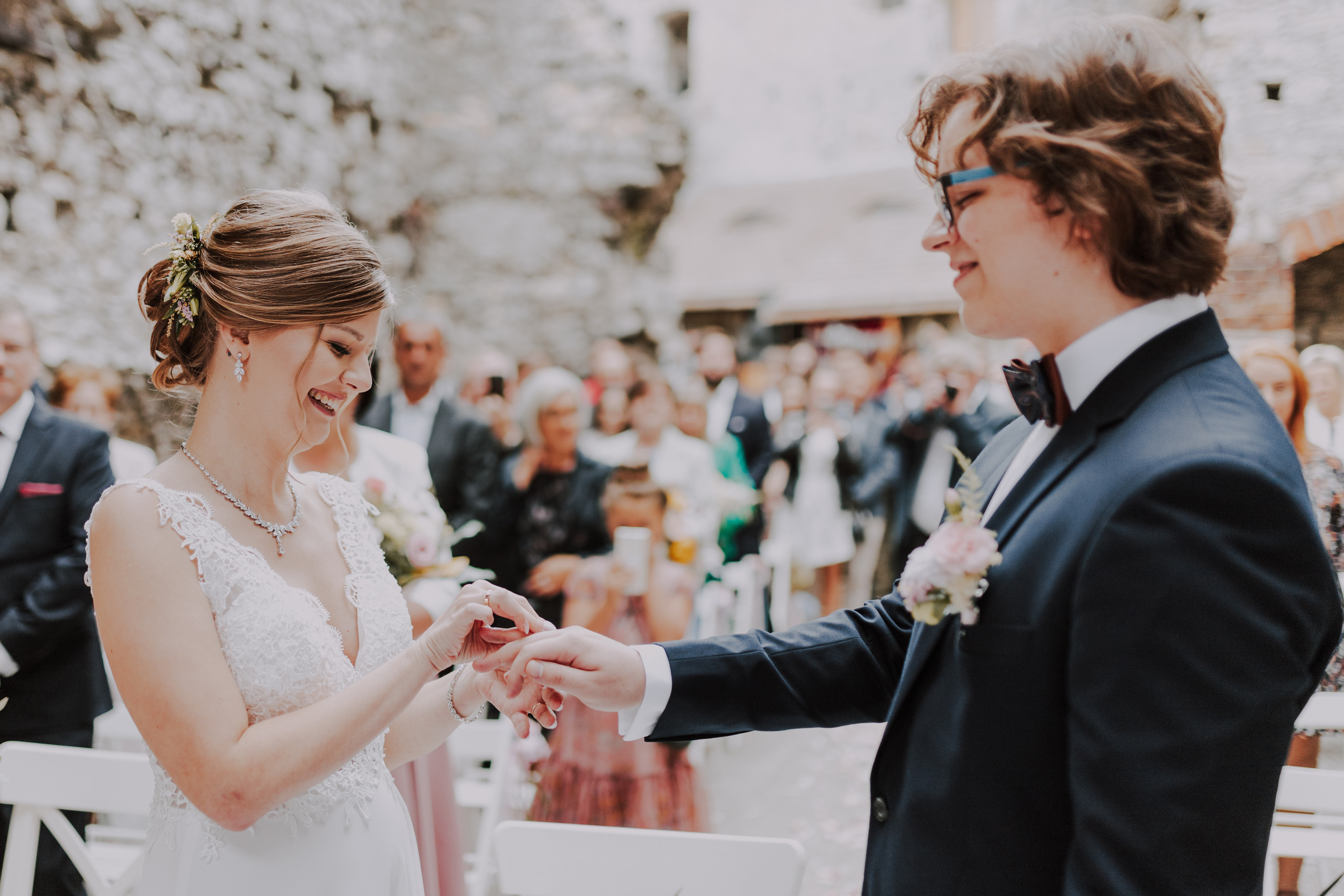 Ślub plenerowy na zamkuw Ogrodzieńcu: Katarzyna&Piotr. Karkowskafoto - fotografia miłości