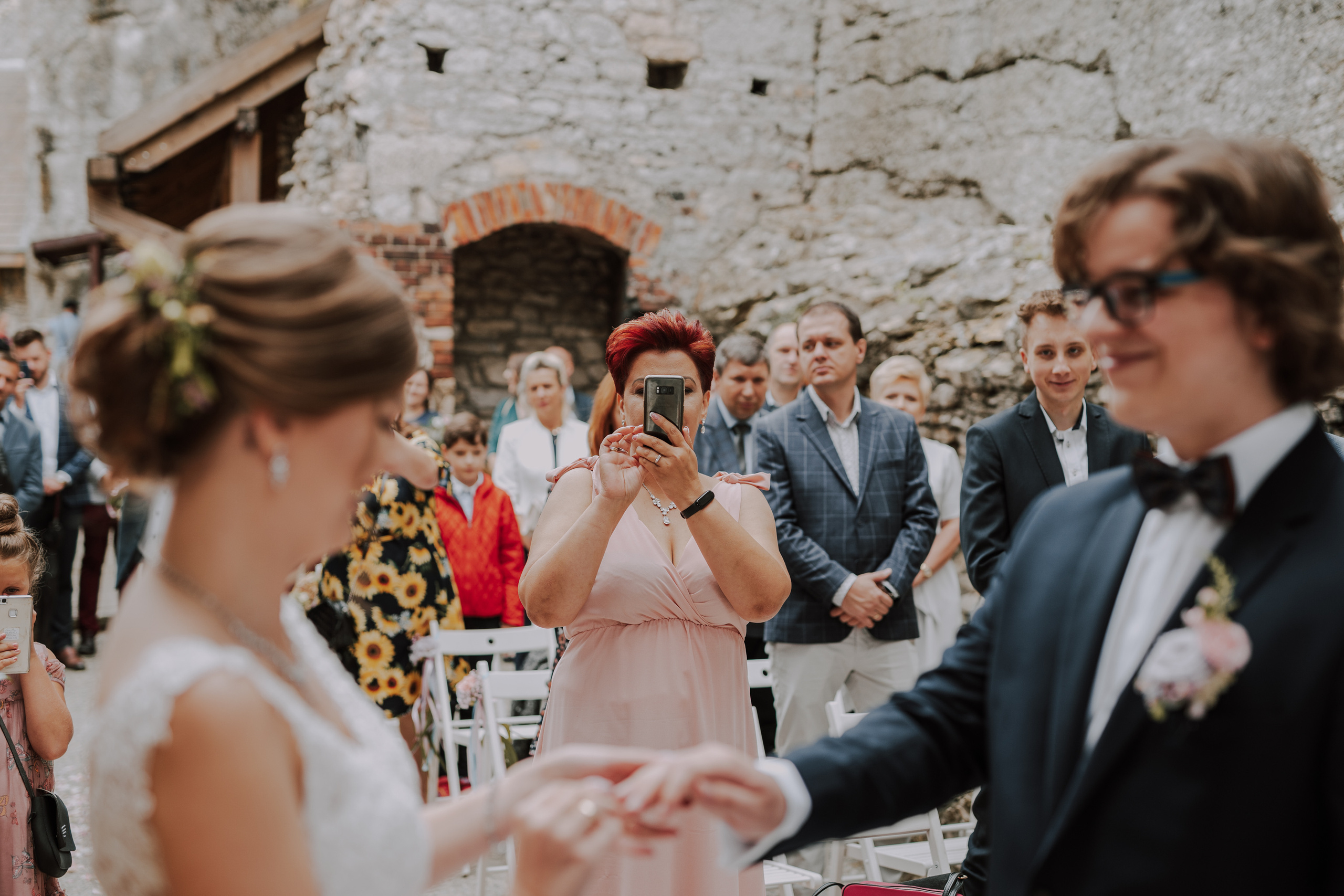 Ślub plenerowy na zamkuw Ogrodzieńcu: Katarzyna&Piotr. Karkowskafoto - fotografia miłości