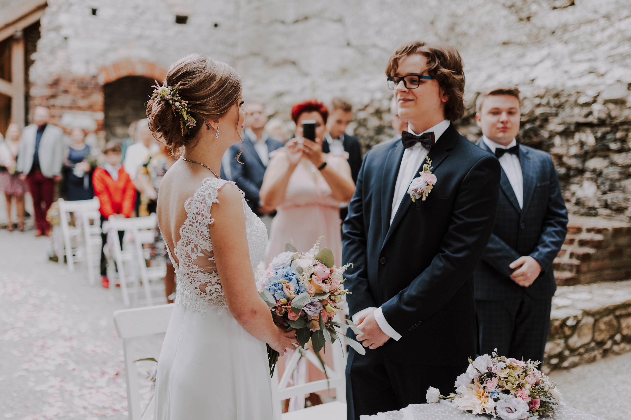 Ślub plenerowy na zamkuw Ogrodzieńcu: Katarzyna&Piotr. Karkowskafoto - fotografia miłości