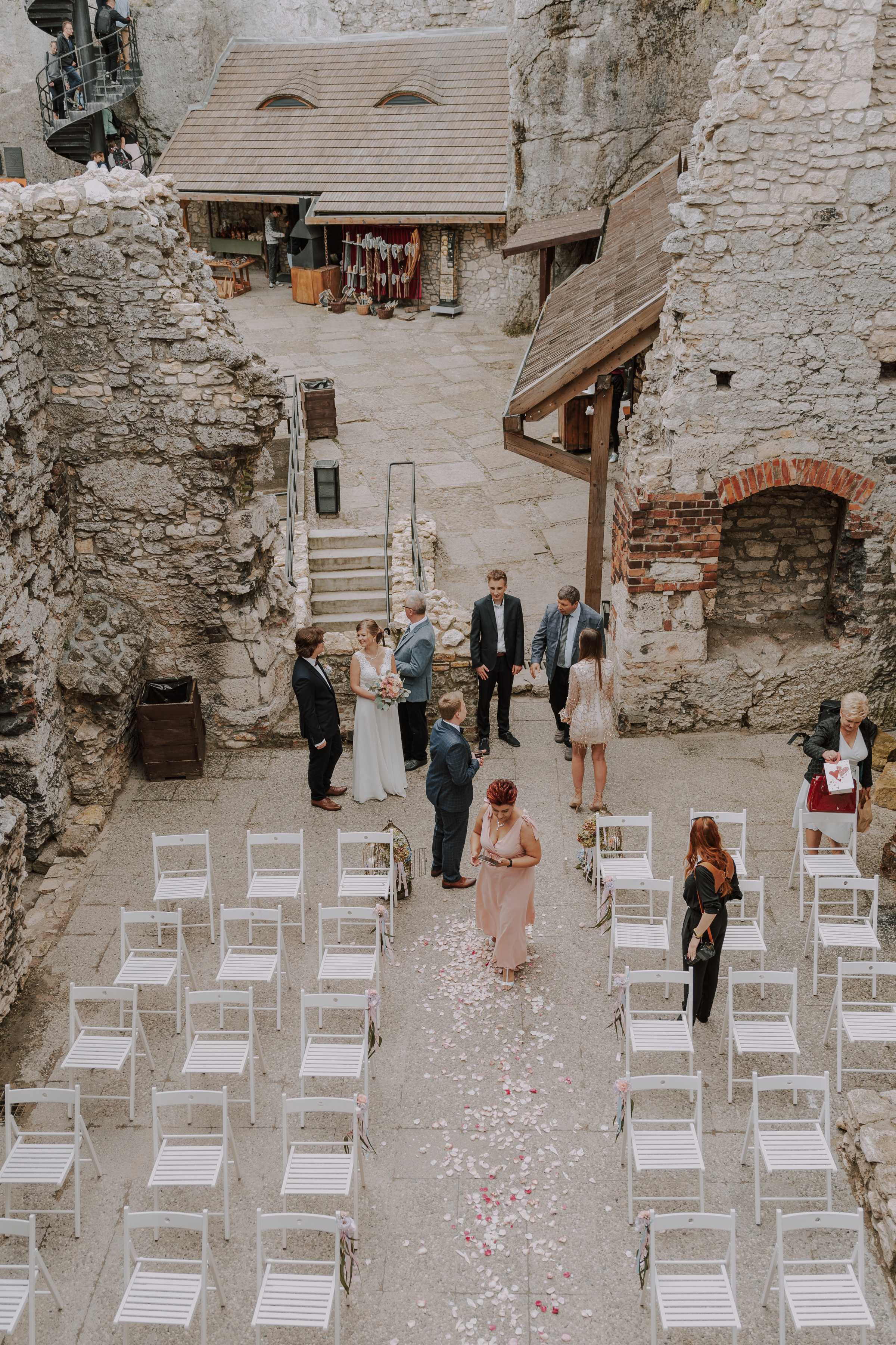 Ślub plenerowy na zamkuw Ogrodzieńcu: Katarzyna&Piotr. Karkowskafoto - fotografia miłości