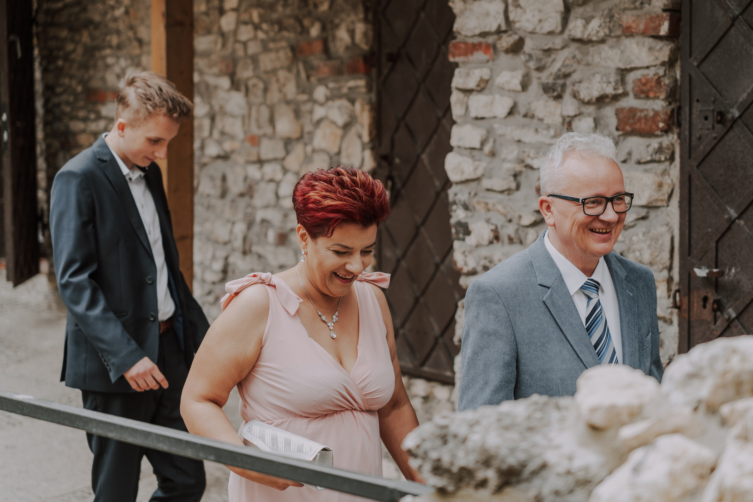 Ślub plenerowy na zamkuw Ogrodzieńcu: Katarzyna&Piotr. Karkowskafoto - fotografia miłości