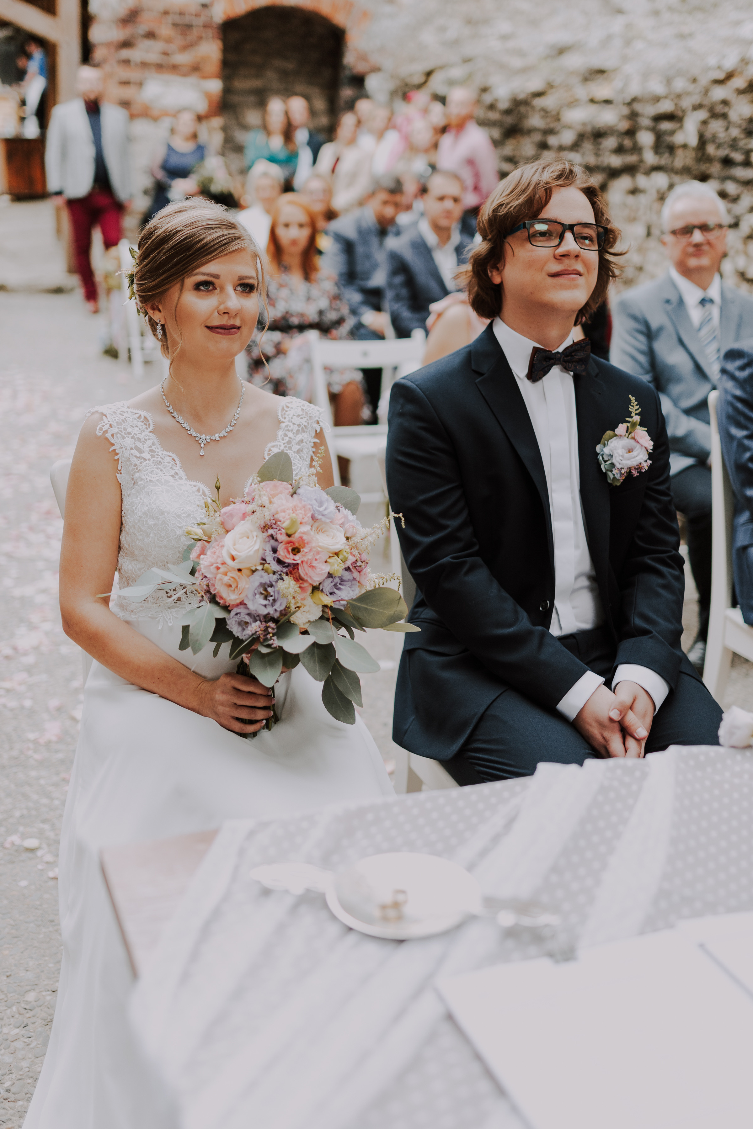 Ślub plenerowy na zamkuw Ogrodzieńcu: Katarzyna&Piotr. Karkowskafoto - fotografia miłości