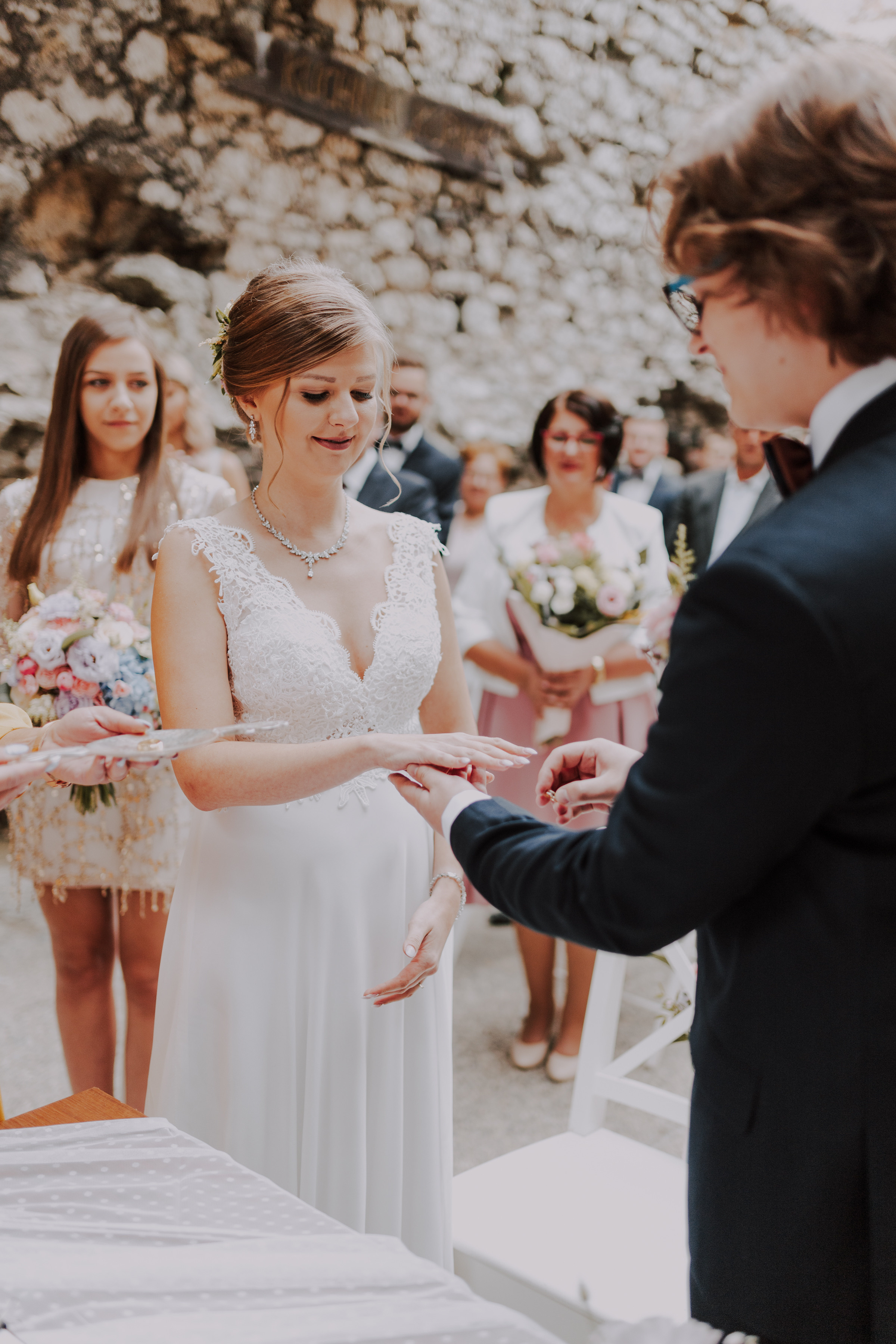 Ślub plenerowy na zamkuw Ogrodzieńcu: Katarzyna&Piotr. Karkowskafoto - fotografia miłości