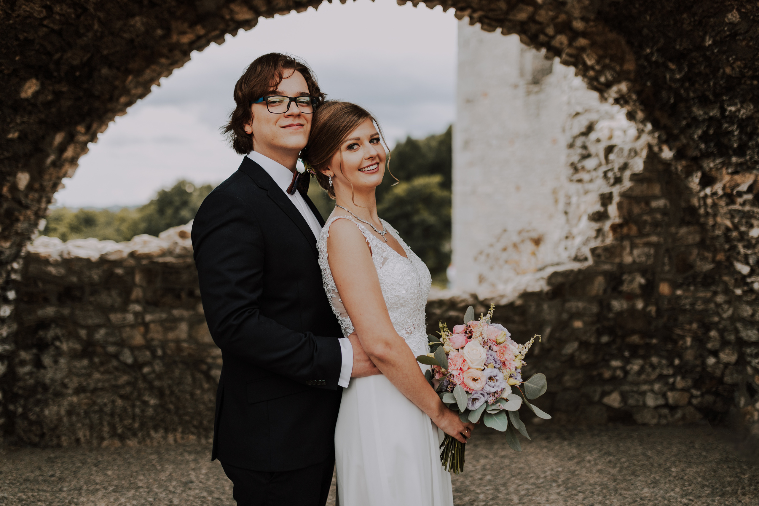 Ślub plenerowy na zamkuw Ogrodzieńcu: Katarzyna&Piotr. Karkowskafoto - fotografia miłości