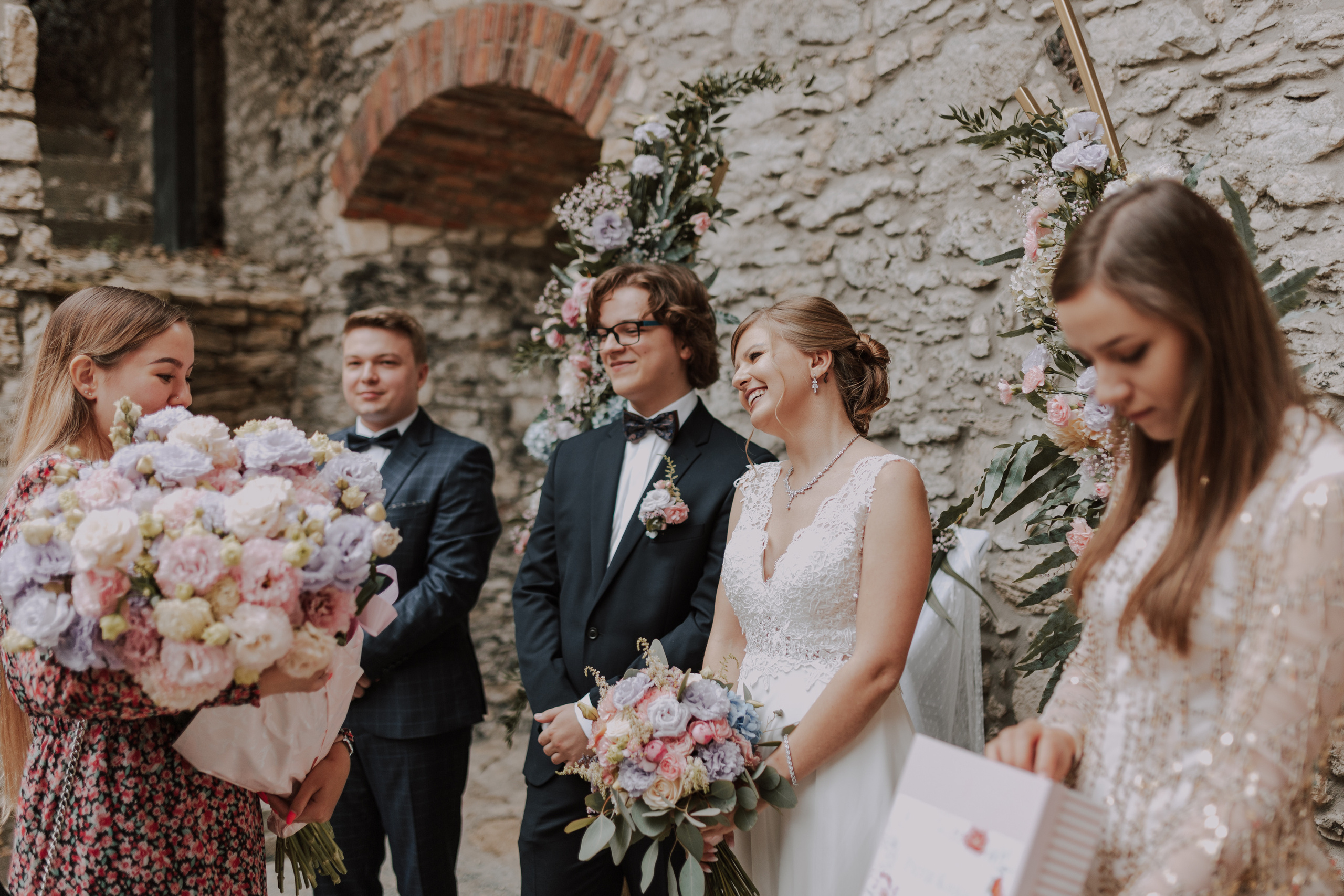 Ślub plenerowy na zamkuw Ogrodzieńcu: Katarzyna&Piotr. Karkowskafoto - fotografia miłości