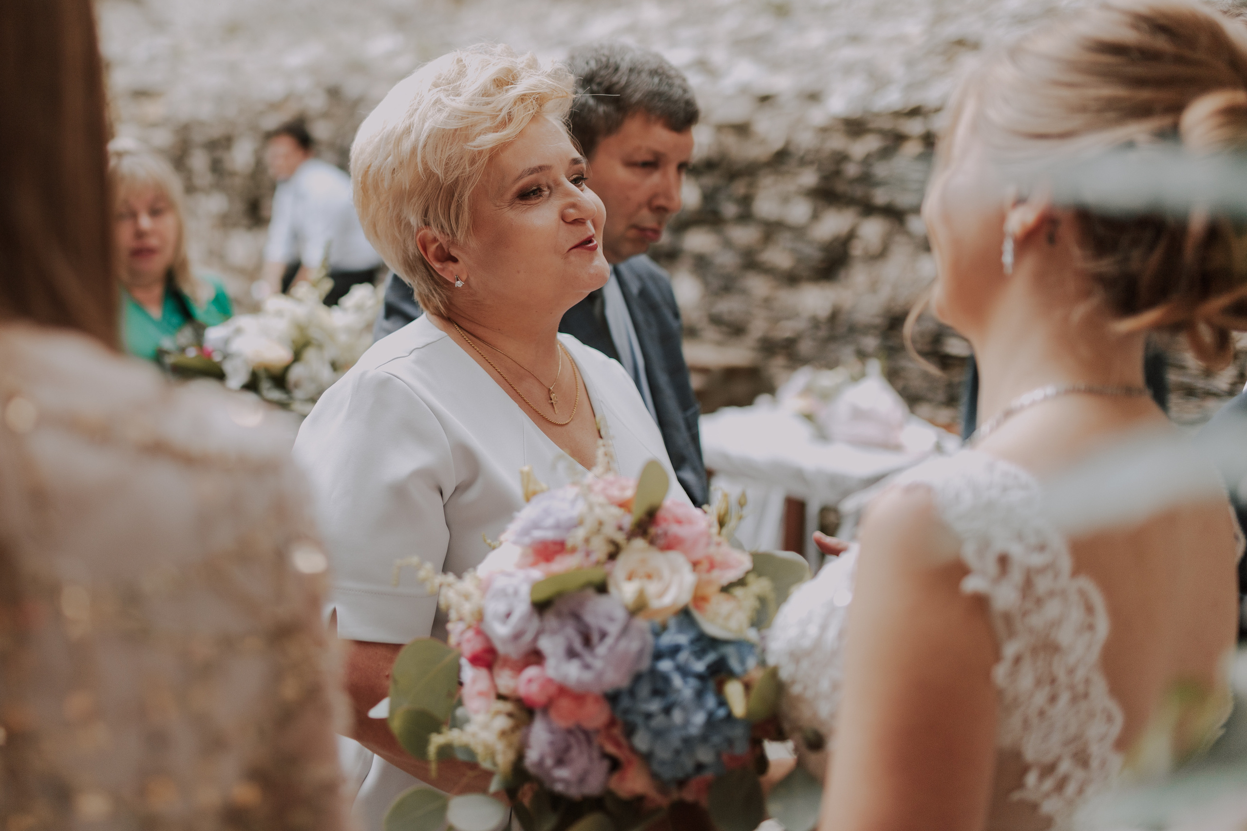 Ślub plenerowy na zamkuw Ogrodzieńcu: Katarzyna&Piotr. Karkowskafoto - fotografia miłości
