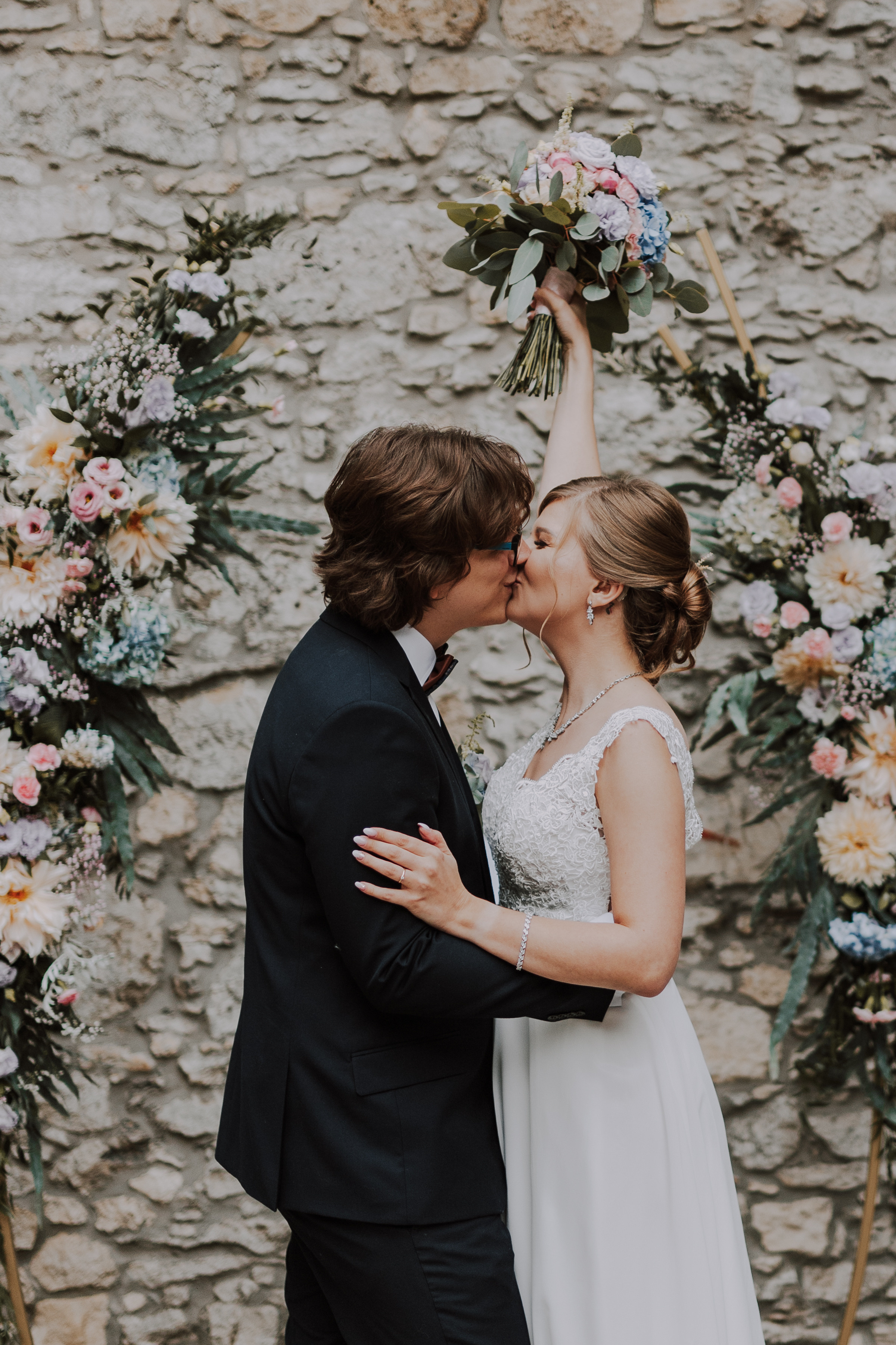 Ślub plenerowy na zamkuw Ogrodzieńcu: Katarzyna&Piotr. Karkowskafoto - fotografia miłości