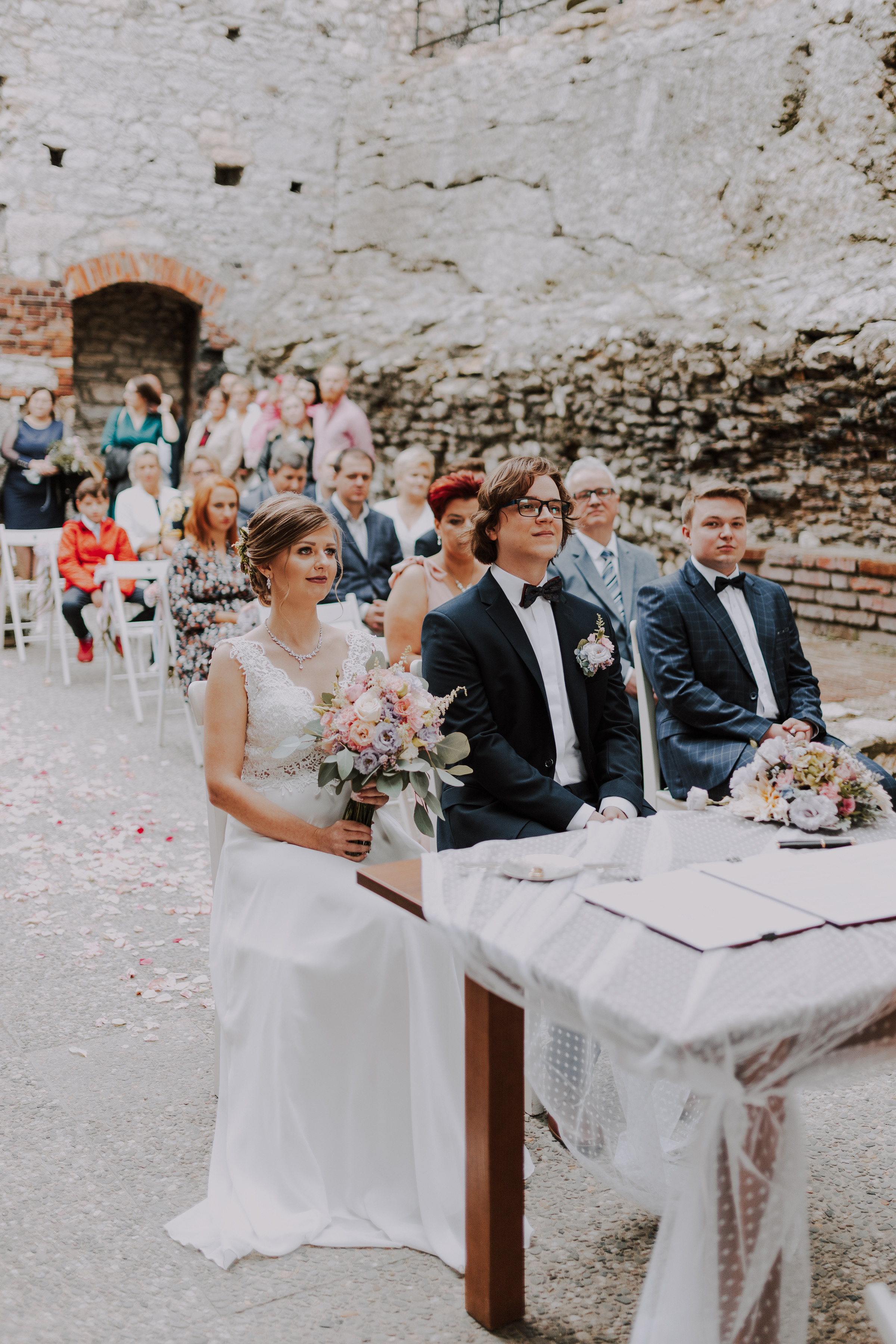 Ślub plenerowy na zamkuw Ogrodzieńcu: Katarzyna&Piotr. Karkowskafoto - fotografia miłości