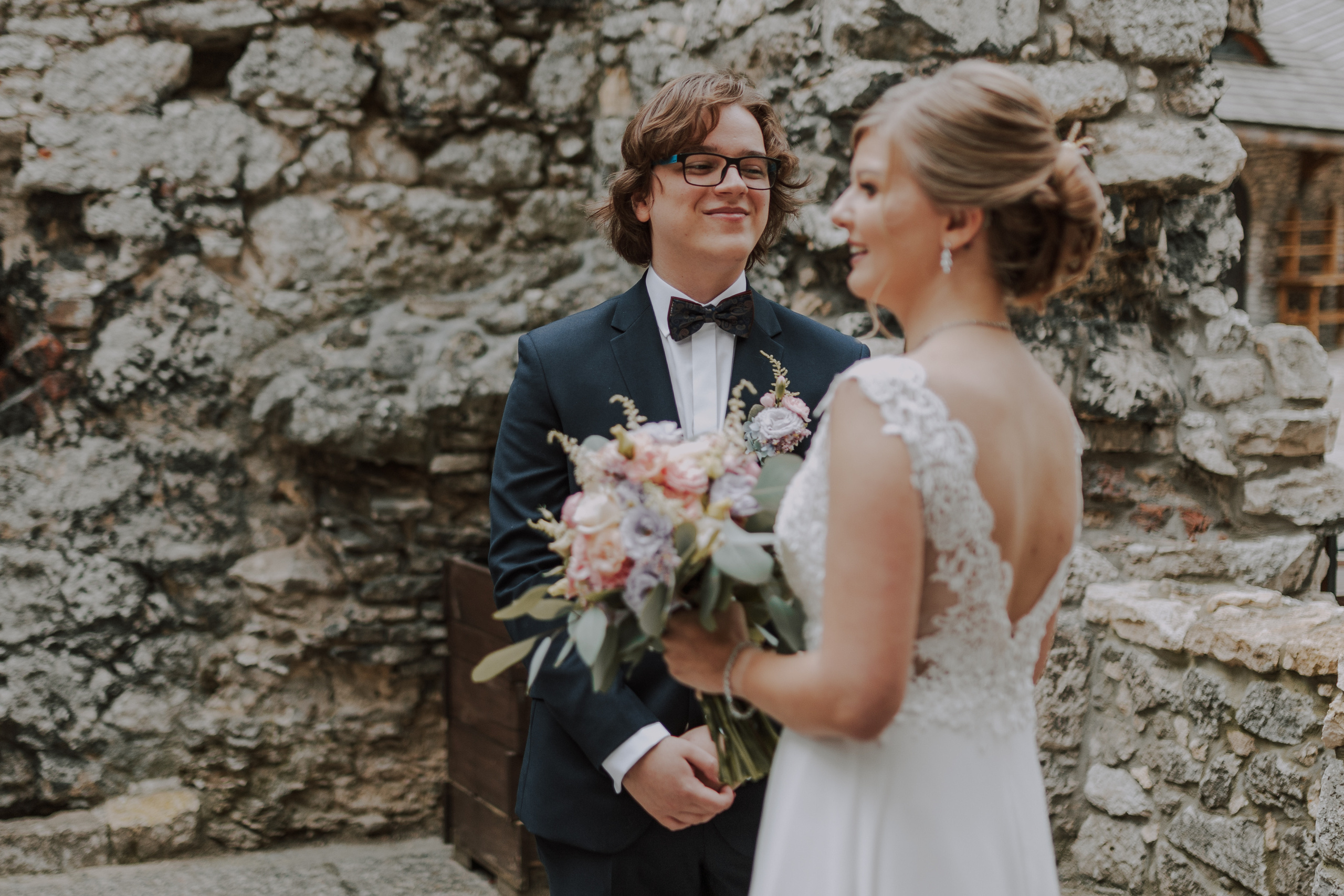 Ślub plenerowy na zamkuw Ogrodzieńcu: Katarzyna&Piotr. Karkowskafoto - fotografia miłości