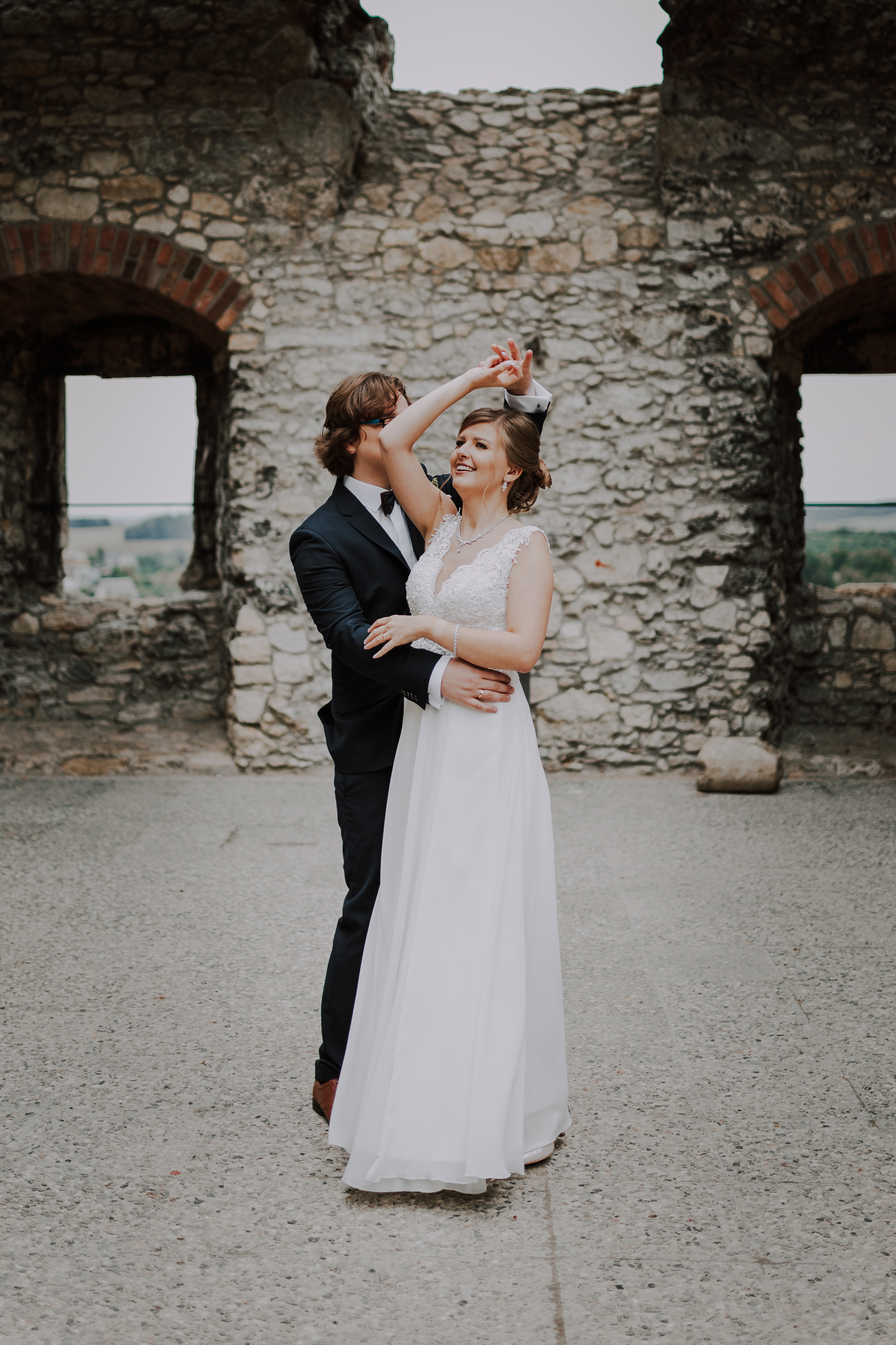 Ślub plenerowy na zamkuw Ogrodzieńcu: Katarzyna&Piotr. Karkowskafoto - fotografia miłości